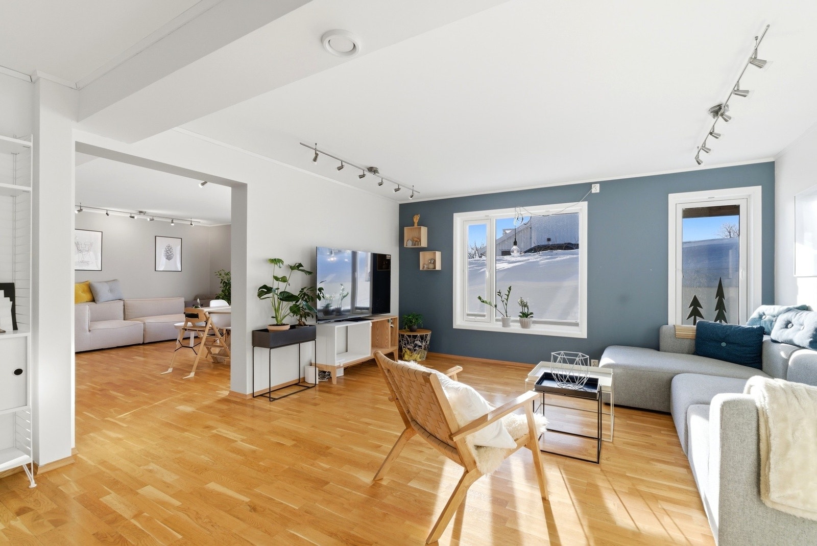 Velkommen til Trålveien 40 A - Stor og flott 5-roms selveierbolig m/carport. (Foto: LEEL Media) Galleribilde