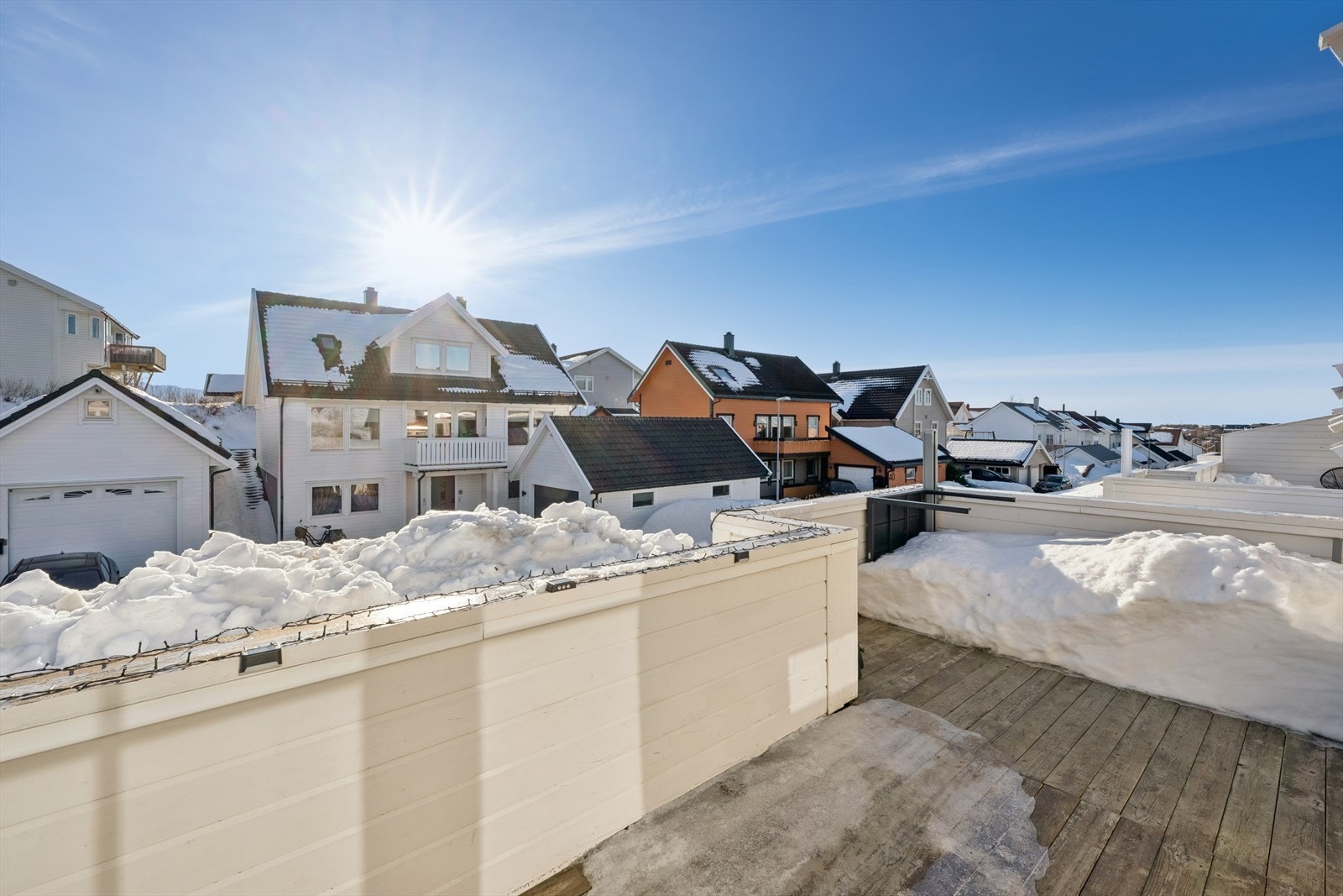 Leiligheten ligger i Parallellen borettslag på Alstad - et svært attraktivt, trygt og barnevennlig boligområde med flere flotte lekeplasser like i nærheten. Galleribilde