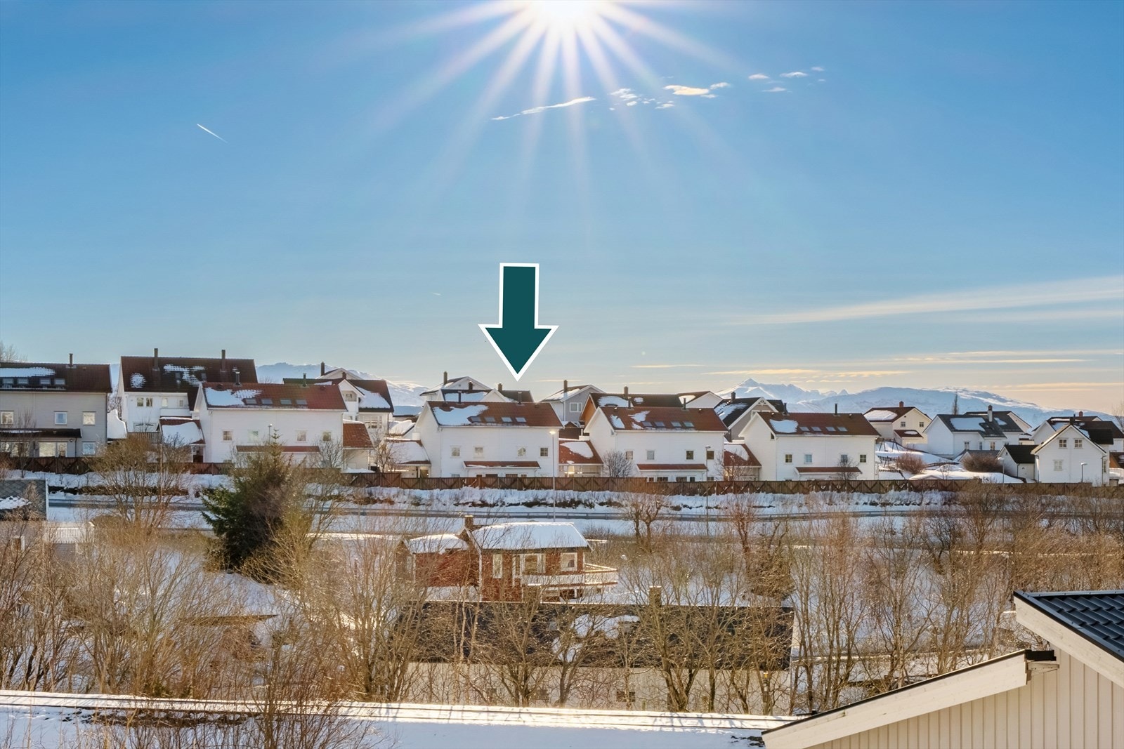 Borettslaget byr i tillegg på en koselig gapahuk med grillplass rett ovenfor gaten, et sosialt samlingspunkt som kan benyttes av beboerne hele året. Galleribilde