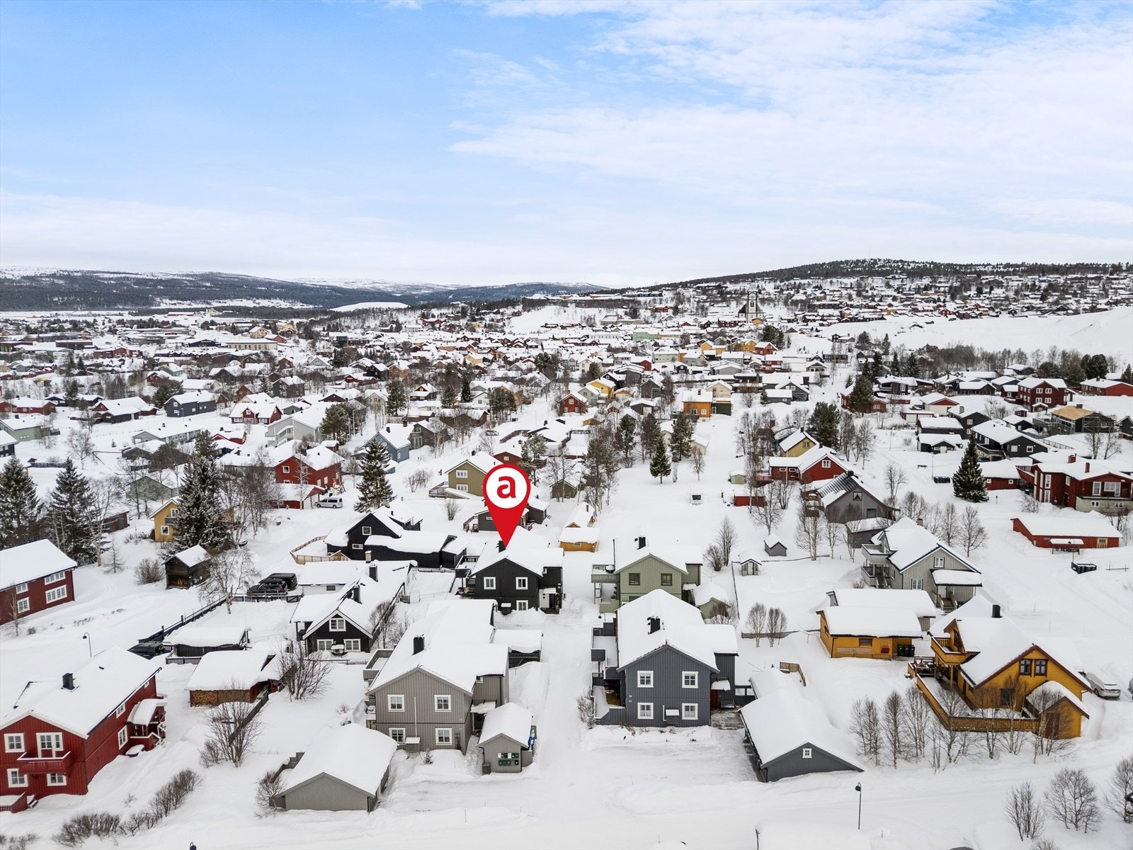 Leiligheten har en svært sentral og attraktiv beliggenhet med gangavsand til sentrum. Galleribilde