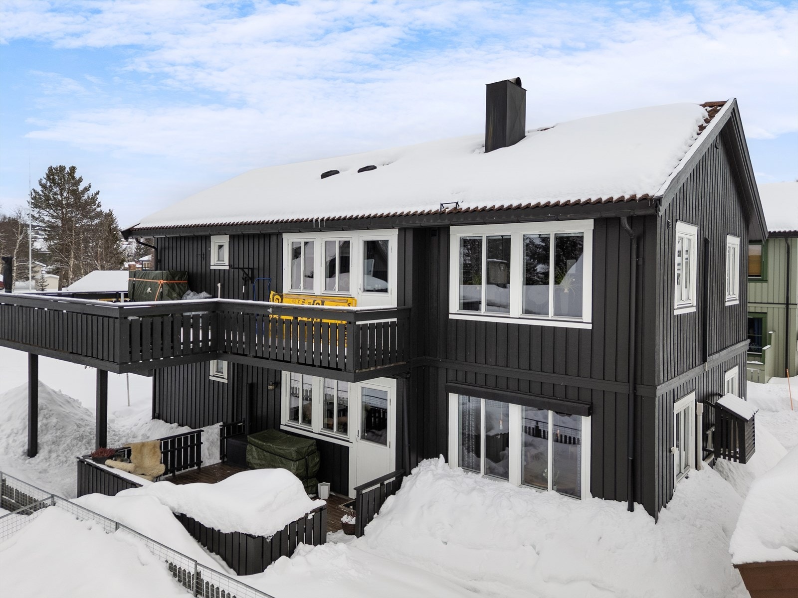 Pen og praktisk leilighet i 1. etasje i horisontaldelt tomannsbolig. Galleribilde