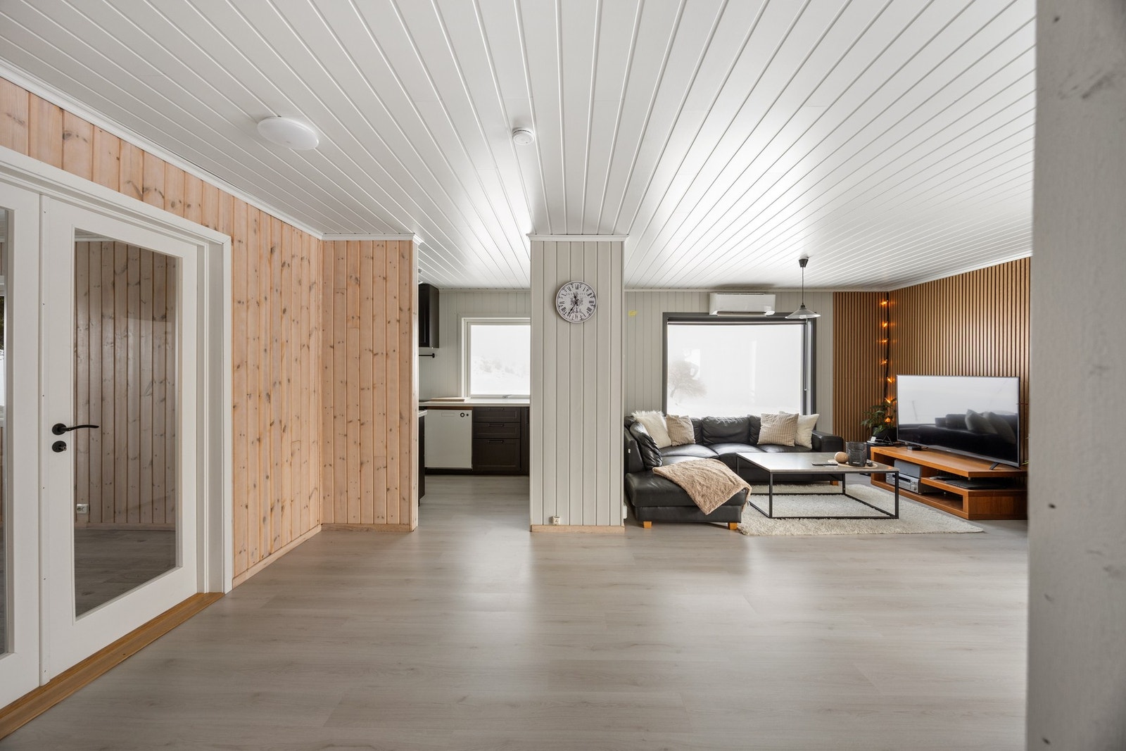 Kjøkkenet ligger i naturlig tilknytning til stuen. Galleribilde