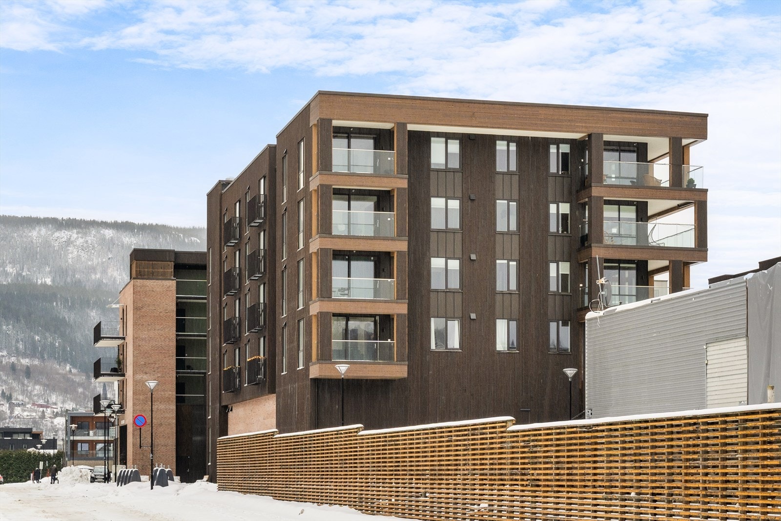 Velkommen til en hyggelig visningsopplevelse! Ta kontakt dersom oppsatt visningstidspunkt ikke passer. Galleribilde