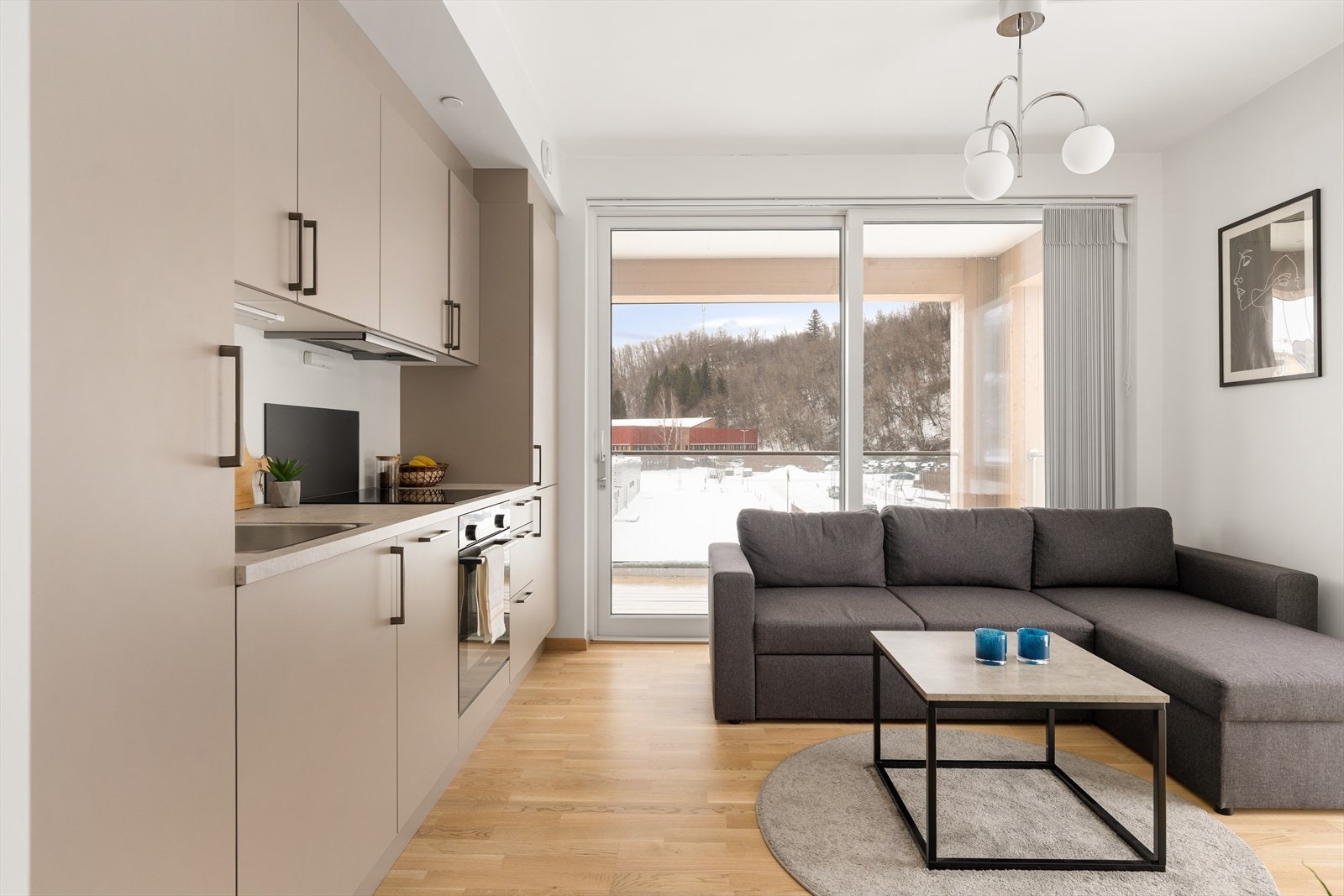 Bygget sto ferdig i 2024, og leiligheten innehar dermed en gjennomgående god standard. Alle bygningsdeler har fått beste tilstandsgrad TG0. Galleribilde