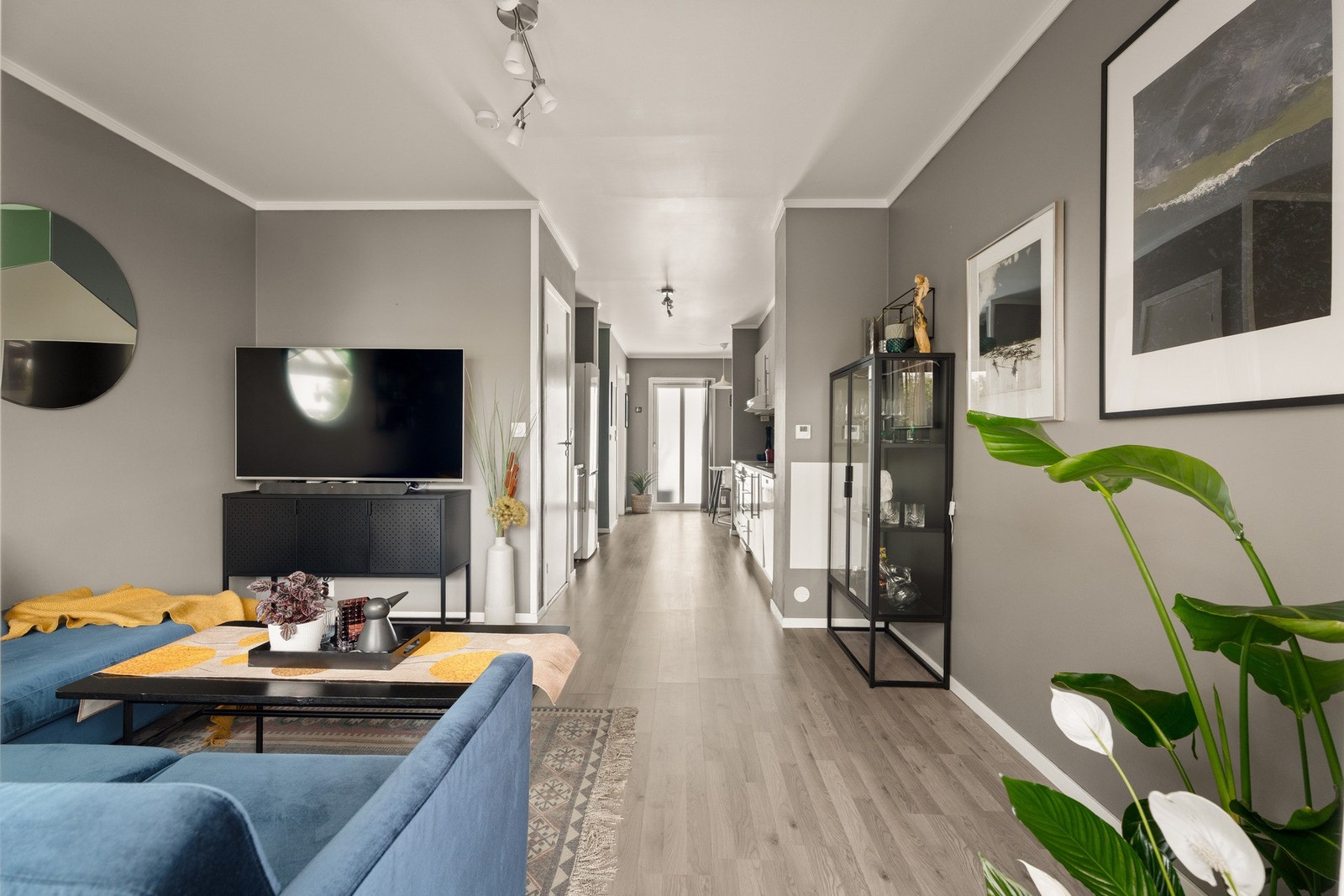 Boligen går over 2 plan, med ca. 36 kvadrat i hver etasje. Galleribilde