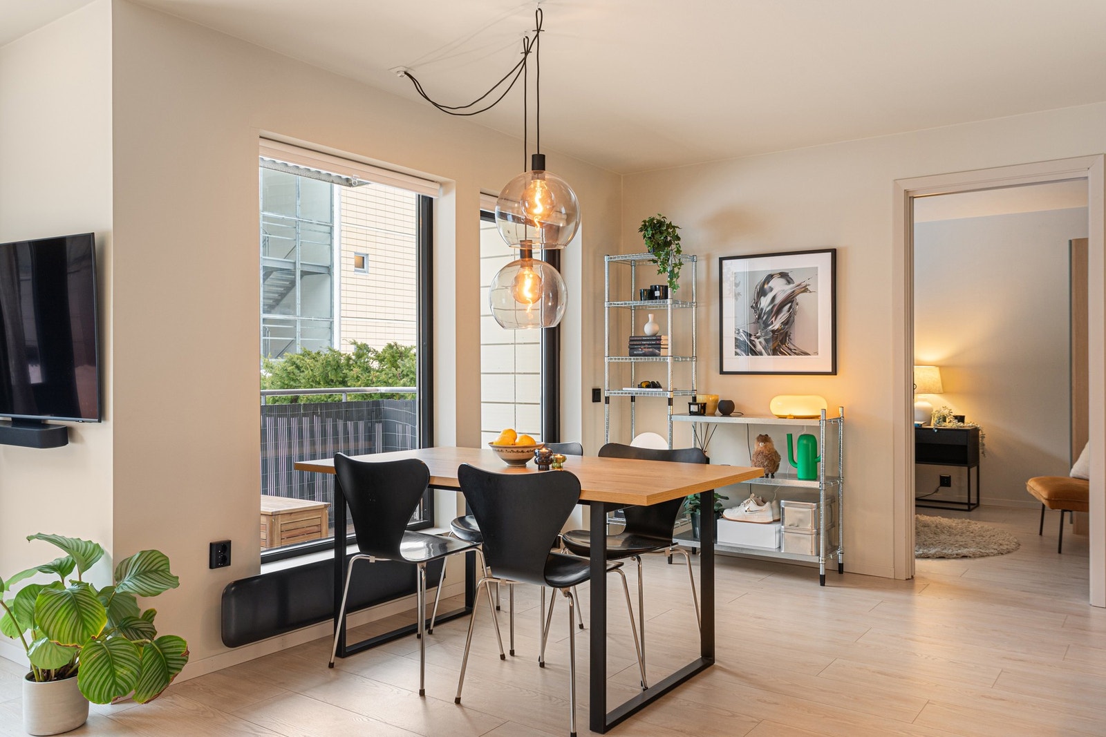 Fra stuen har man også utgang til en egen terrasse. Galleribilde