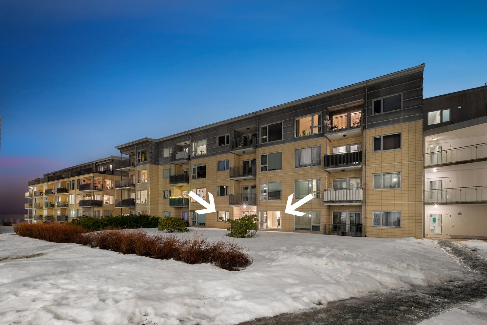 Fasade. Bygget har heis og ble oppsatt i 2002. Galleribilde