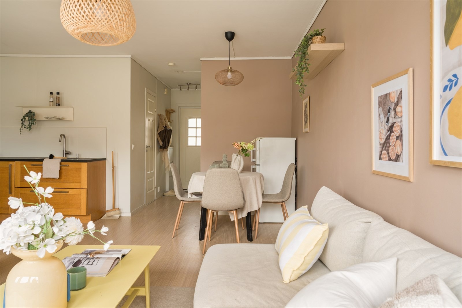 Leiligheten disponerer to eksterne boder som gir svært gode lagringsmuligheter! Galleribilde