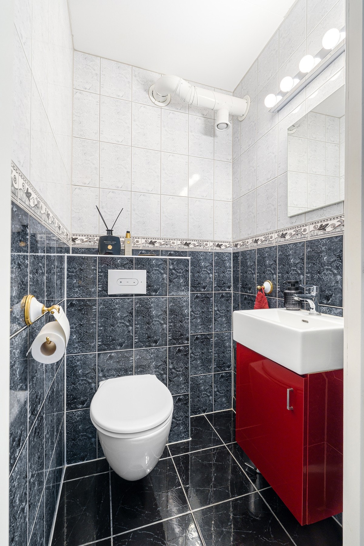 Praktisk toalettrom. Galleribilde