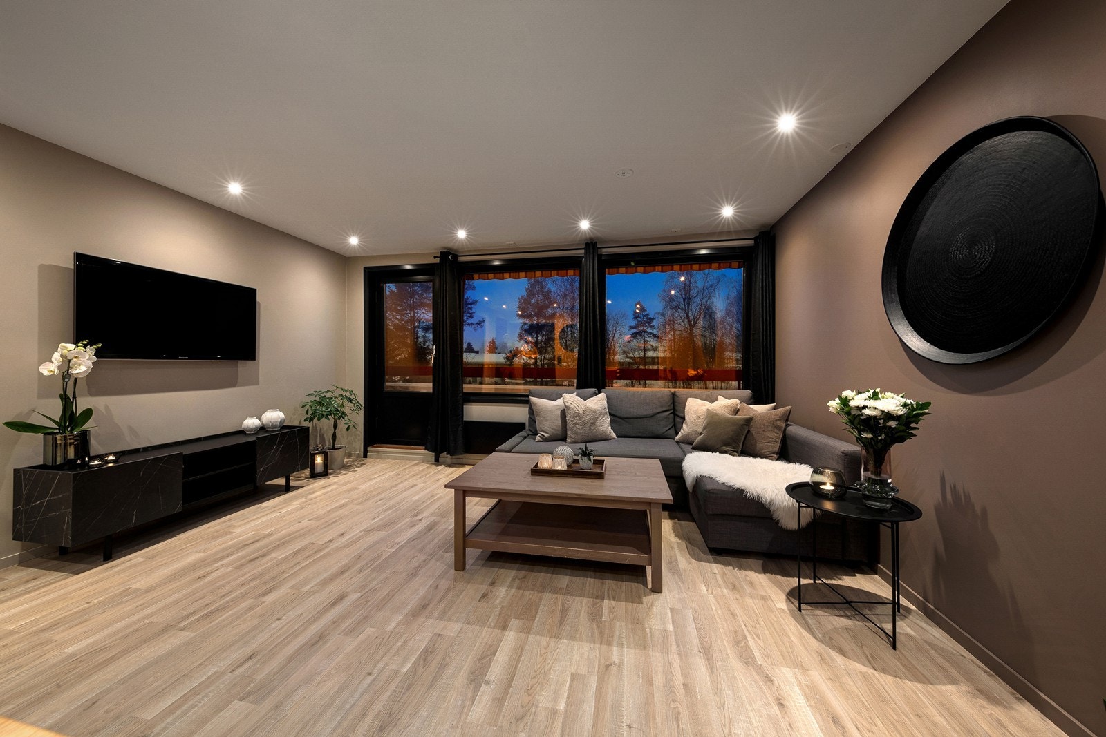 Leilighet ble totalrenovert i 2025 og fremstår med høy standard Galleribilde