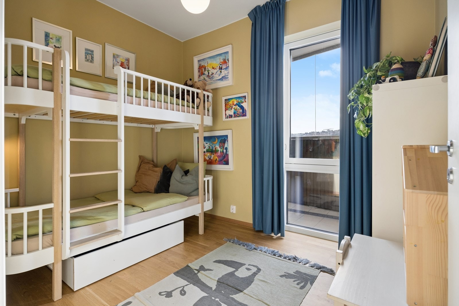 Leiligheten har totalt fire soverom. Galleribilde