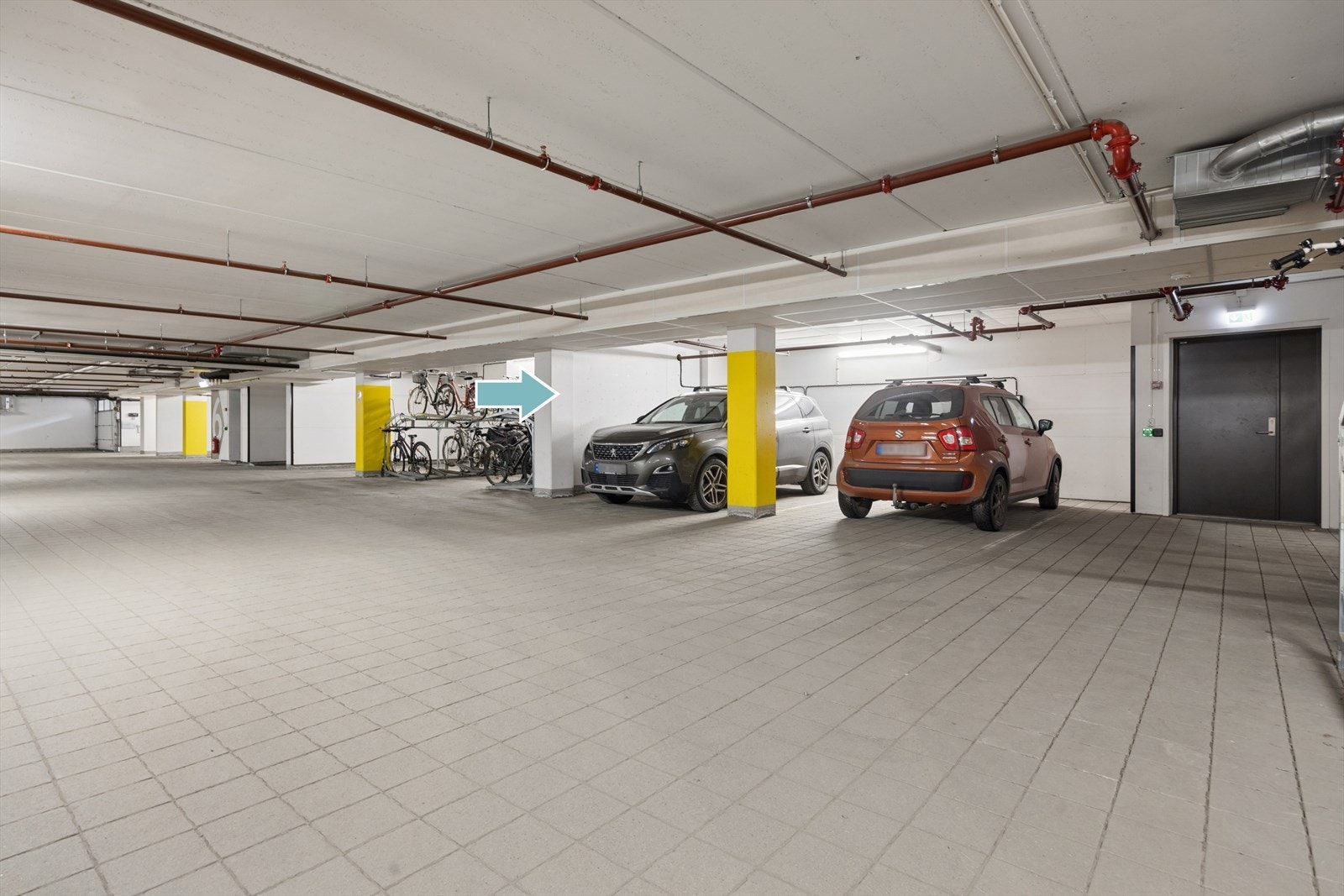 Det medfølger en stor parkeringsplass i oppvarmet garasjeanlegg, plassert like ved heisen. Galleribilde