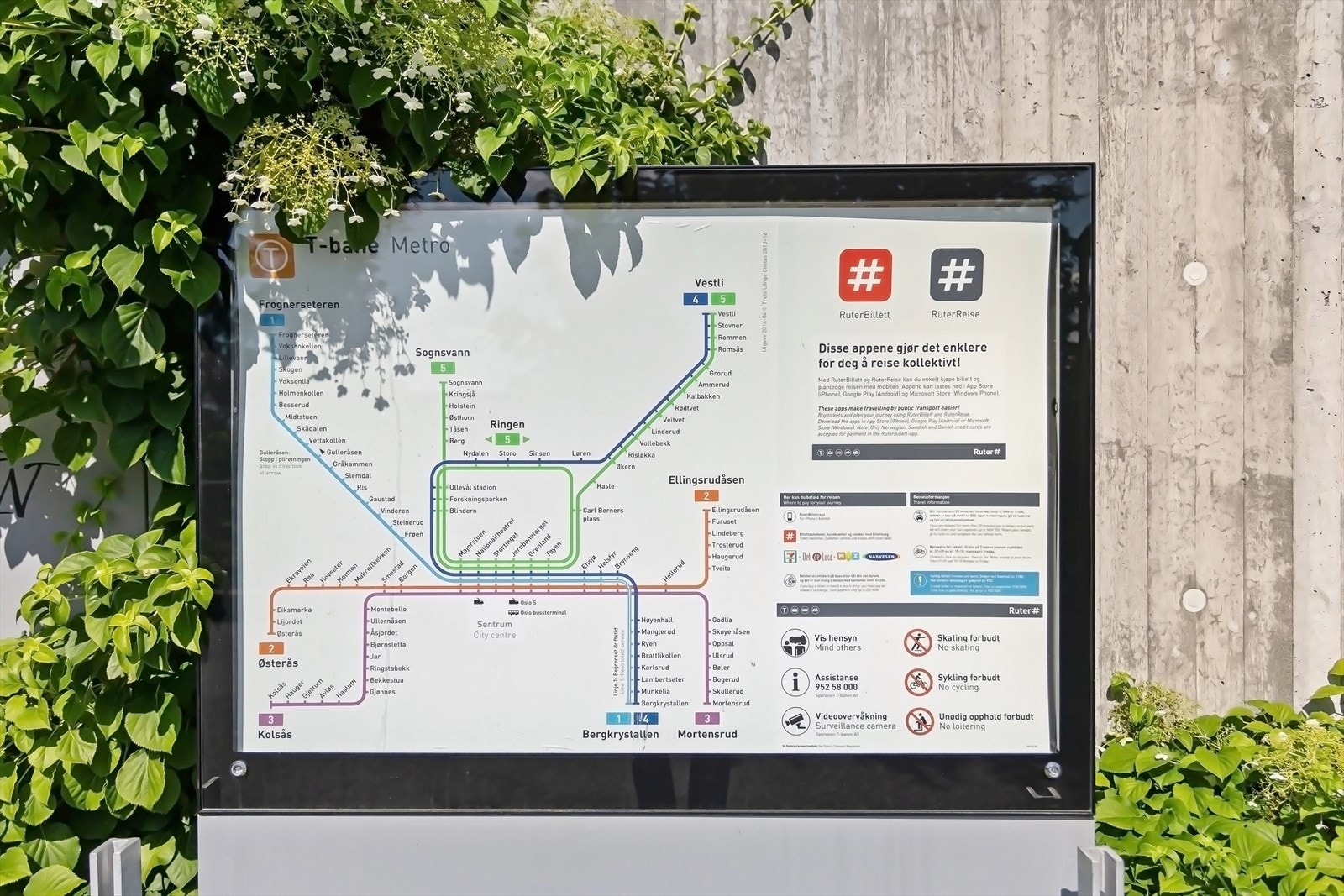 Godt kollektivtilbud i område med T-bane ca. 3 min gange fra boligen. Galleribilde