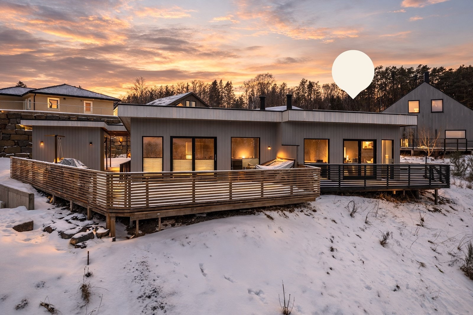 Eiendomsmegler MNEF Anita Cecilie Gabrielsen ønsker velkommen til Svaneveien 5! Galleribilde