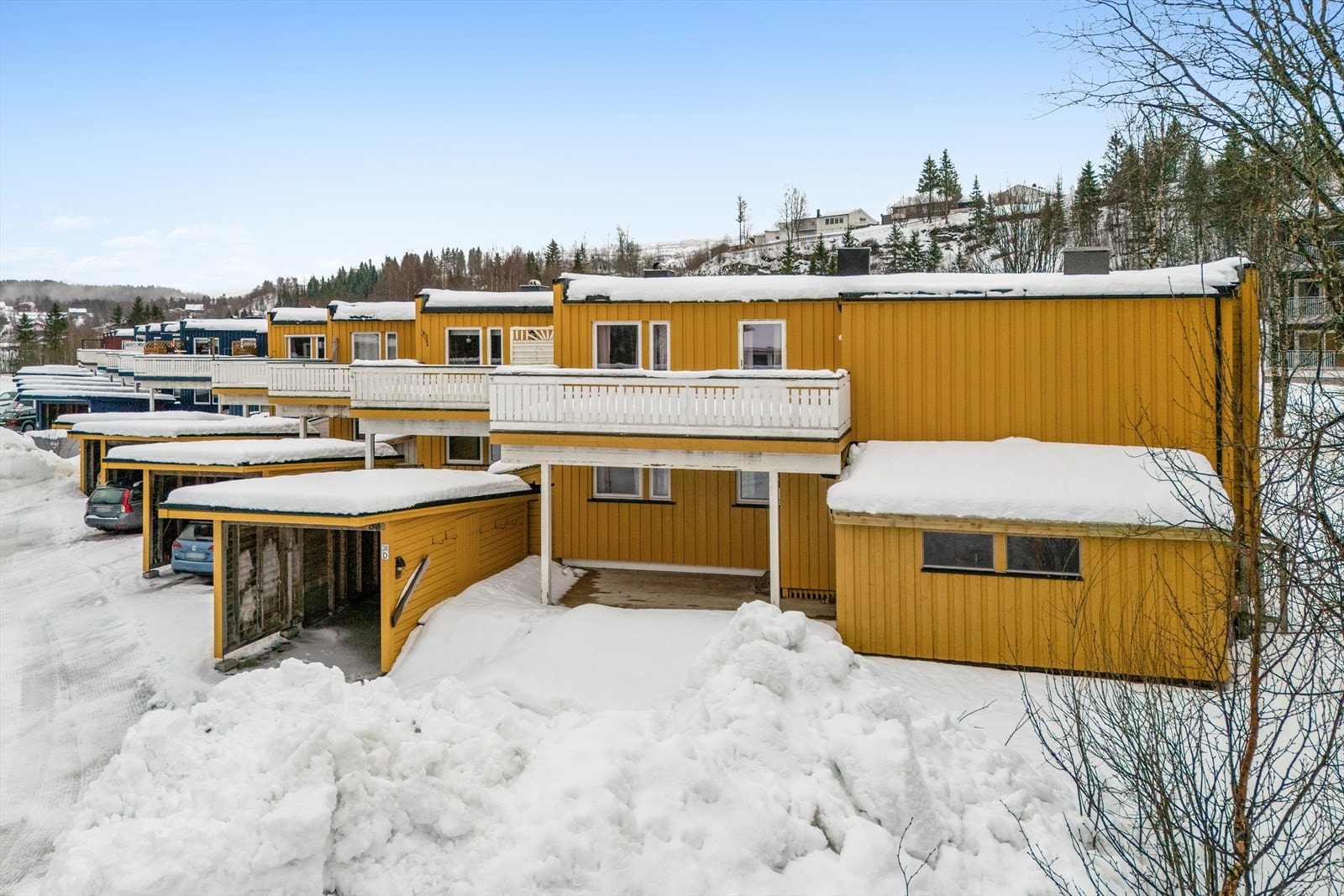 Eiendommen er en del av Svalbardgata borettslag, som består av 32 rekkehusleiligheter. Galleribilde