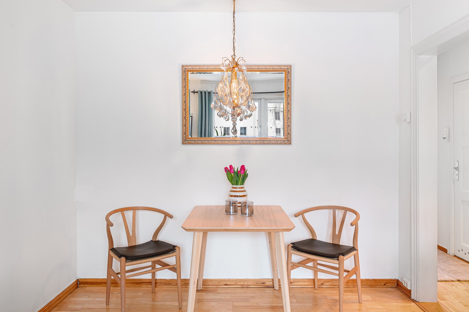 Det er bl.a. god plass til en stor spiseseksjon. Galleribilde