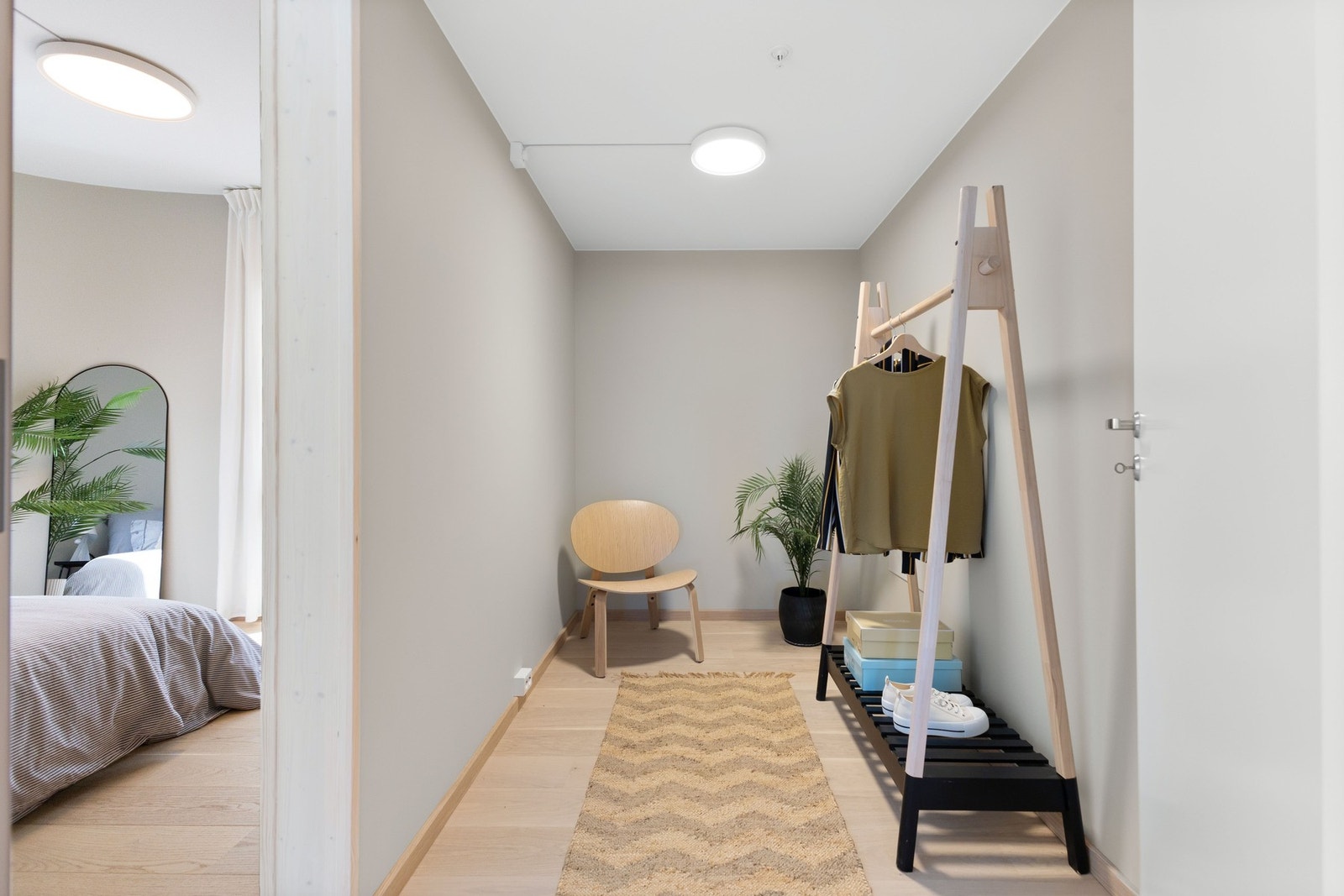 Omkledningsrom tilknyttet hovedsoverommet Galleribilde