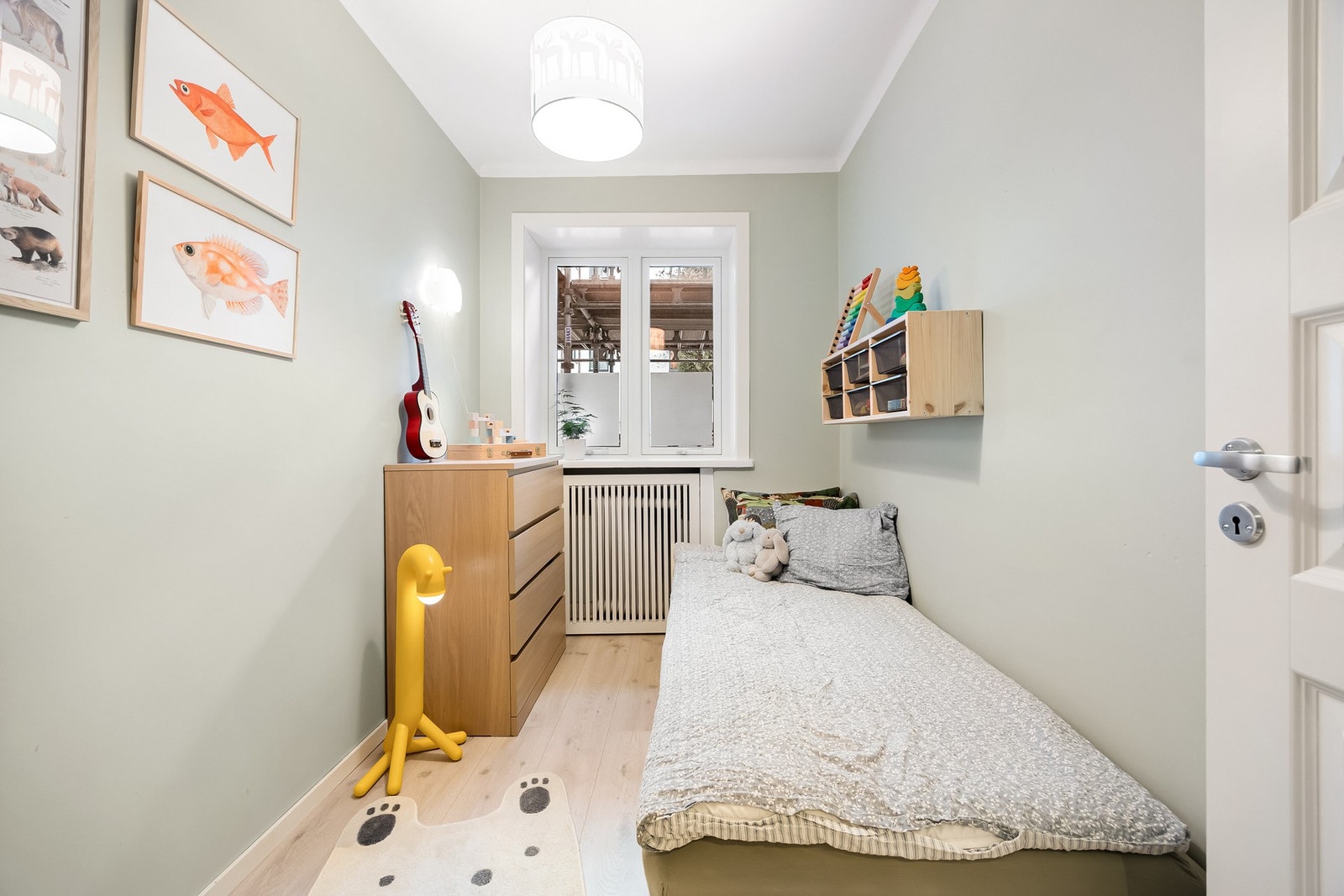 Soverom II er også av god størrelse med plass til seng og garderobe. Galleribilde