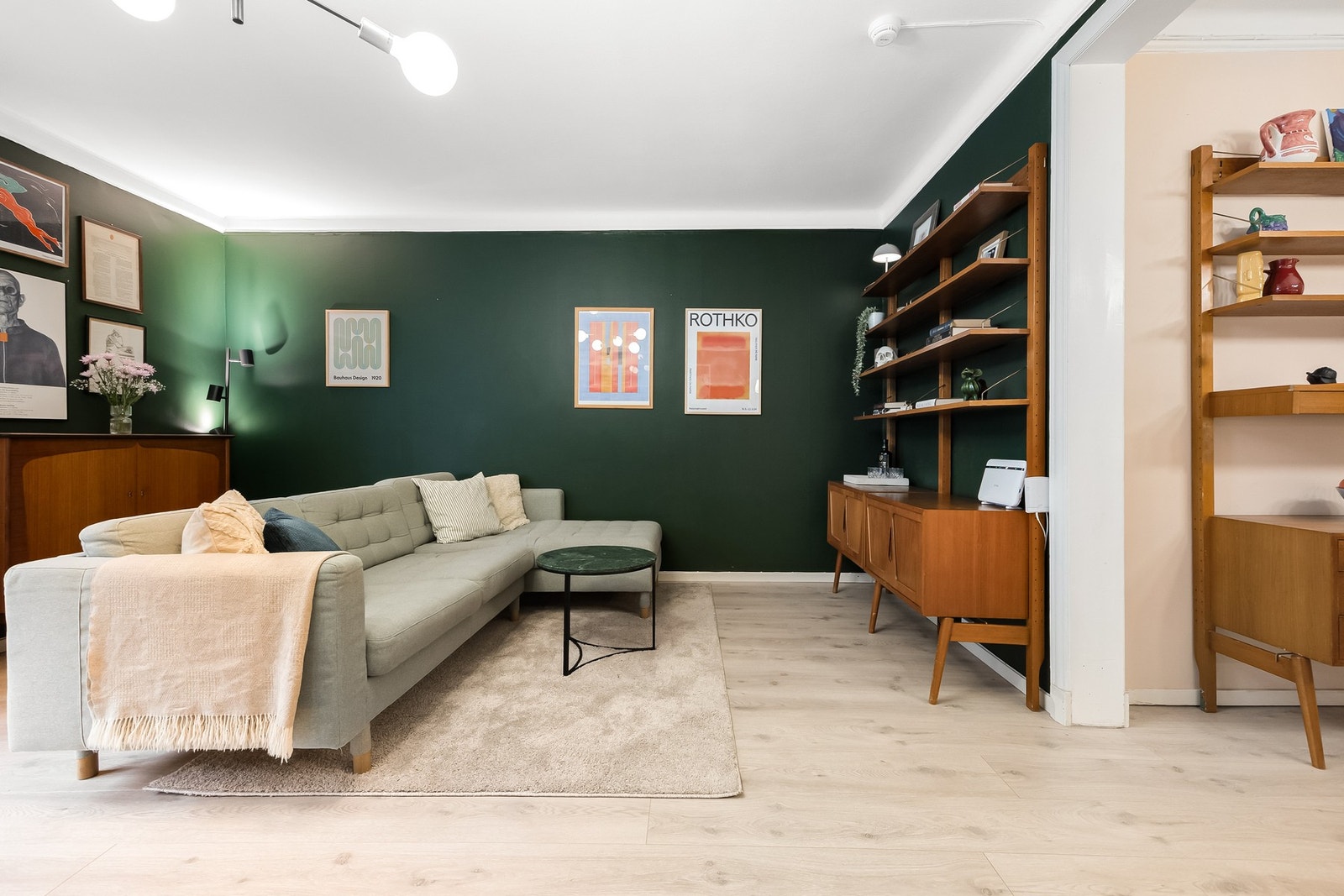 Her kan du lene deg tilbake i rolige omgivelser og slappe av. Galleribilde