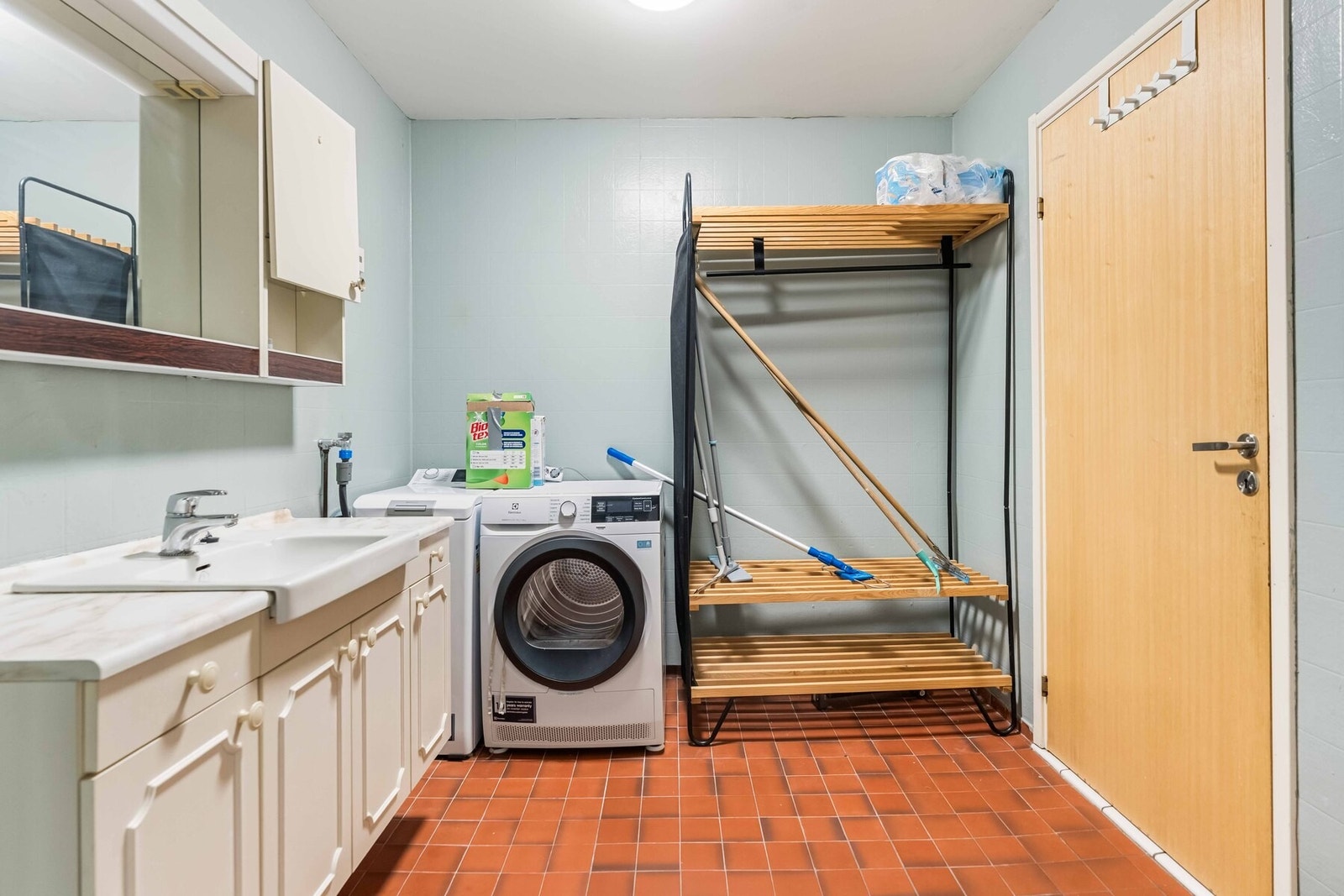 Her er det god plass for vaskemaskin og tørketrommel. Galleribilde