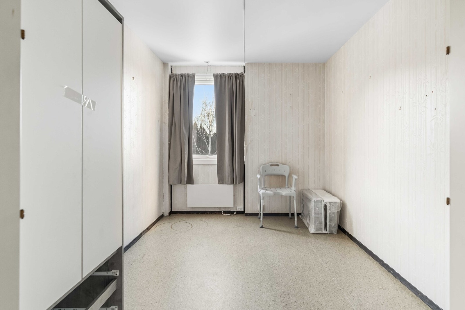 Allsidig rom som kan brukes som barnerom, kontor eller gjesterom. Galleribilde