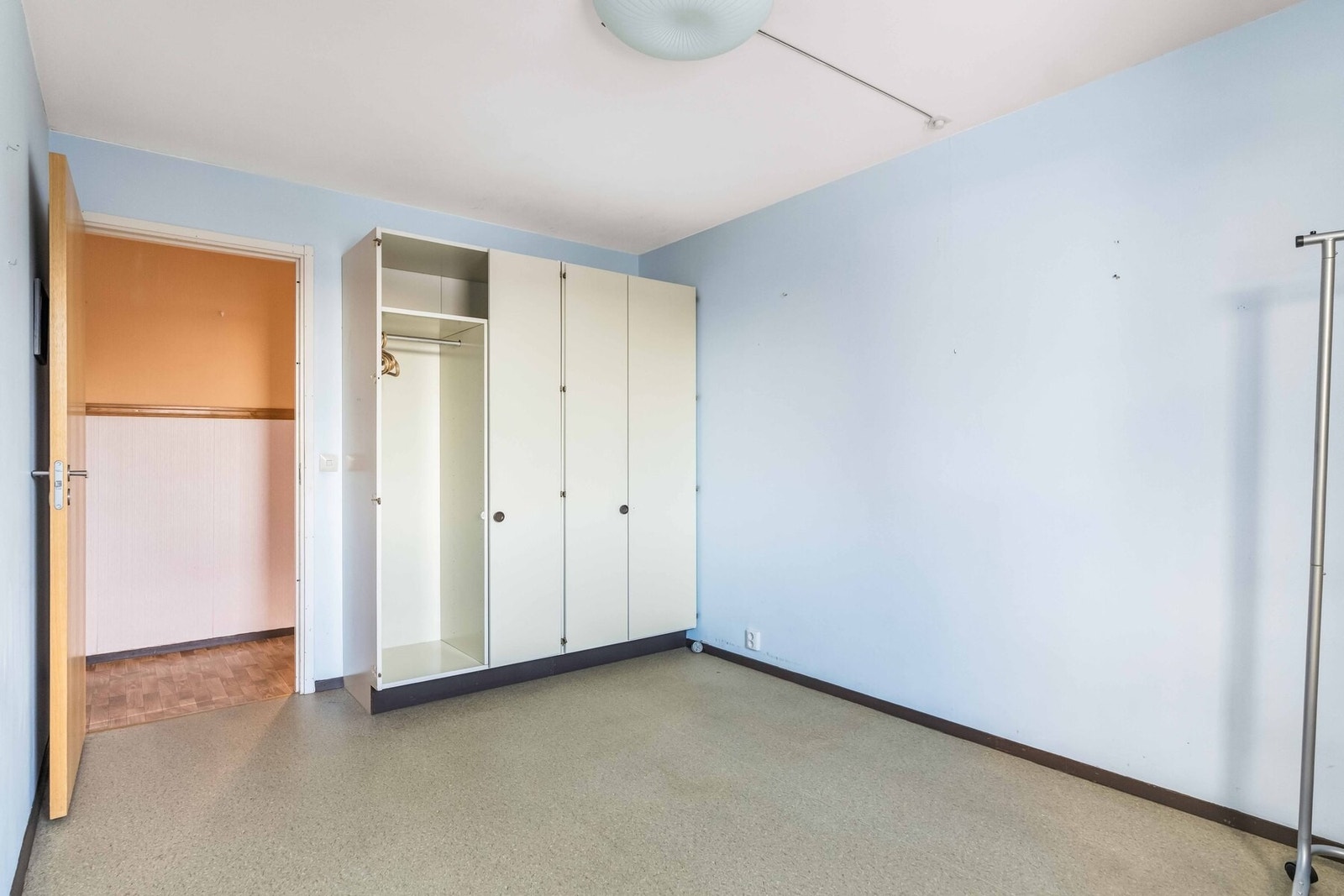 Romslig rom med gode innredningsmuligheter. Galleribilde