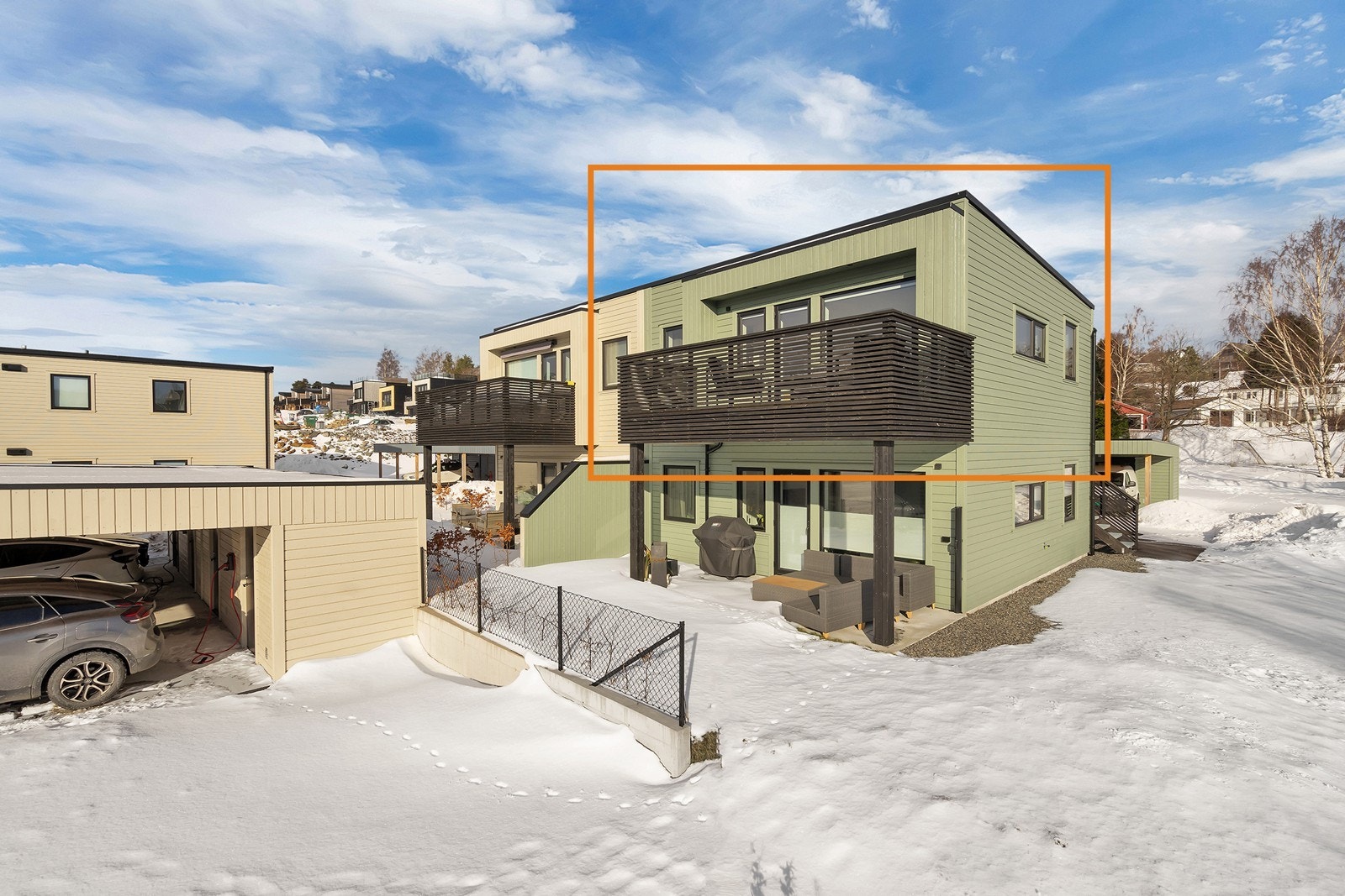 Ny og moderne 3-roms leilighet beliggende i 2. etasje. Leiligheten ligger i det nyetablerte og populære boligområdet Sangereidåsen. Galleribilde