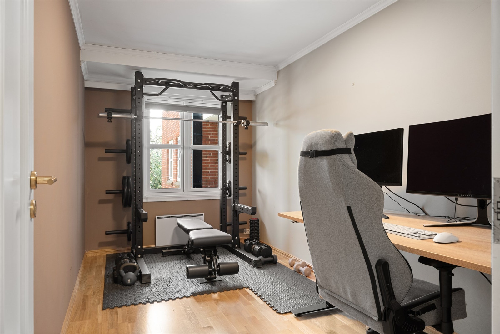 Soverom 3 brukes i dag som treningsrom og hjemmekontor Galleribilde