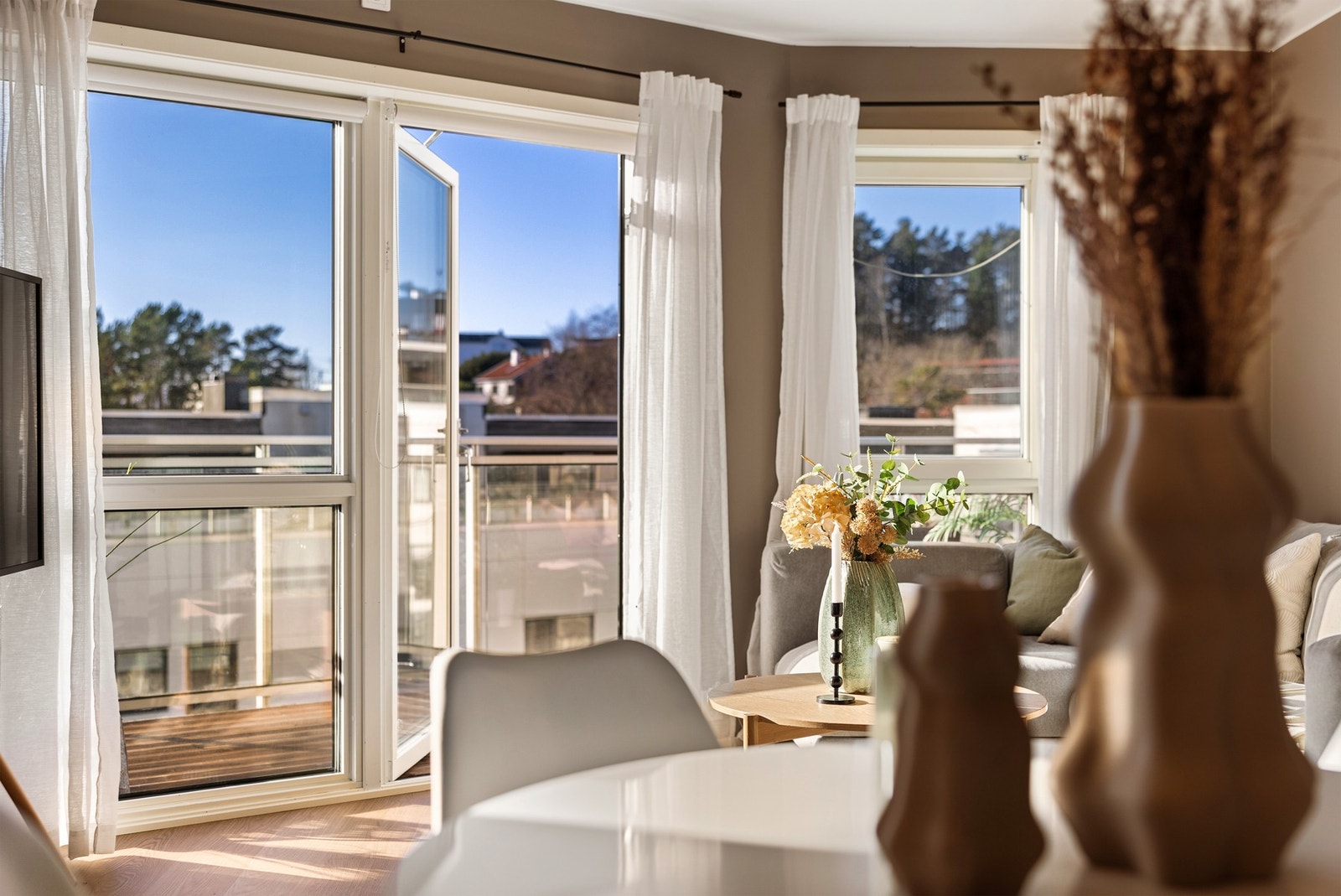 Sommerstid fungerer uteplassen som en deilig forlengelse av stuen Galleribilde