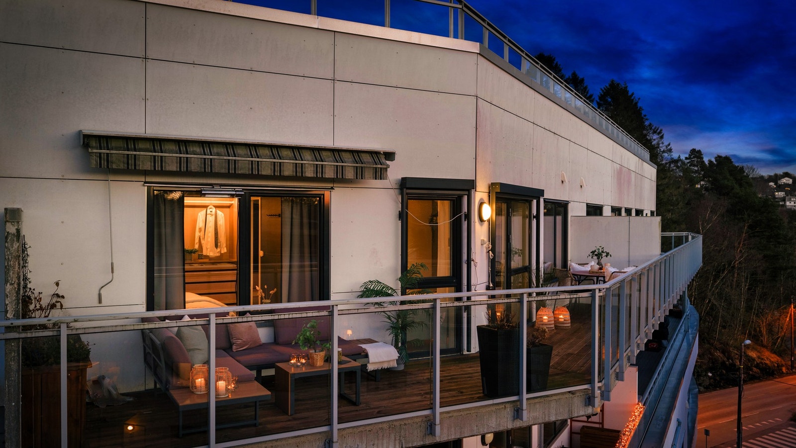 God plass til både sittegruppe og spiseplass utendørs Galleribilde