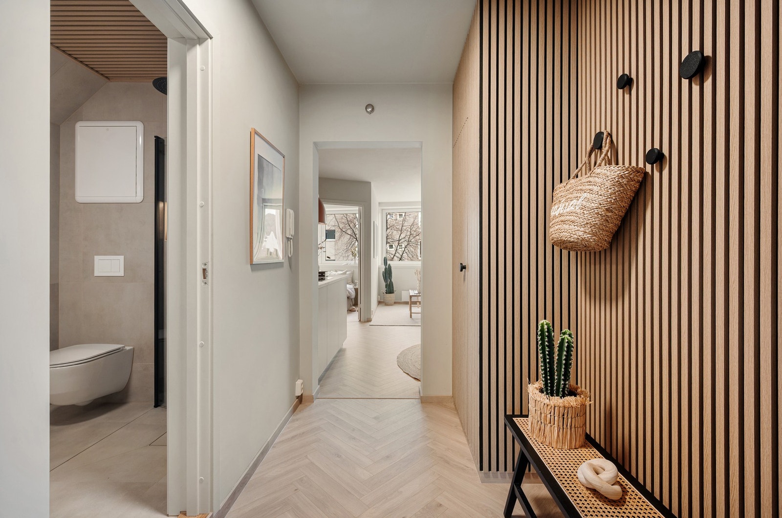 Innbydende entrè med gode oppbevaringsmuligheter. Galleribilde