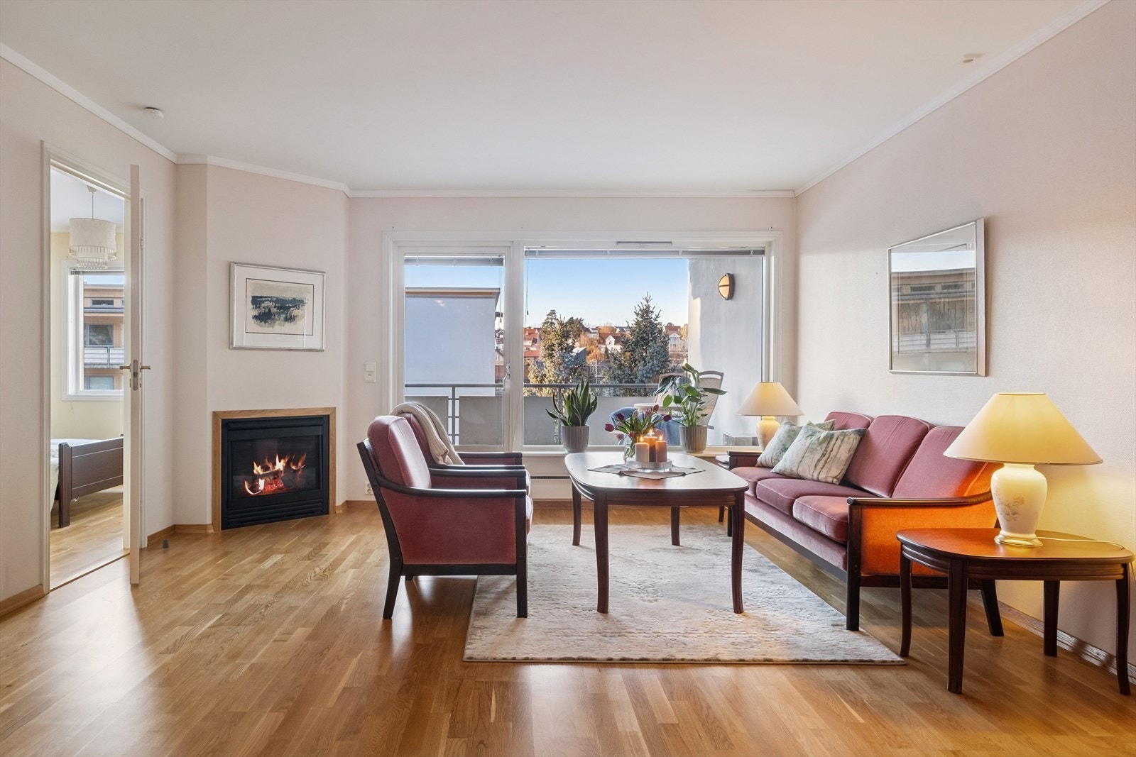 En lys og velholdt 3-roms selveierleilighet med attraktiv beliggenhet på Wilbergjordet. Galleribilde