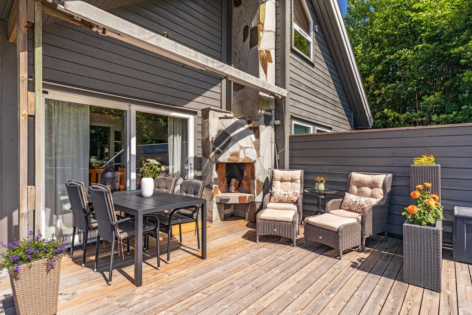 Solfylt terrasse på hele 47 kvm Galleribilde