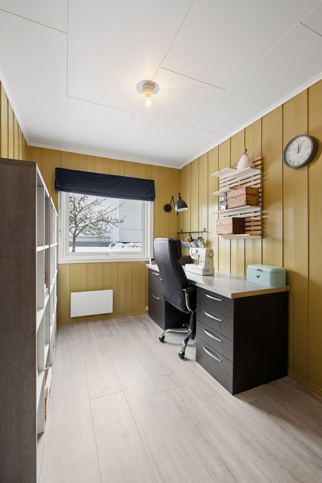 Det ene soverommet er i dag innredet og benyttes som kontor/syrom. Galleribilde