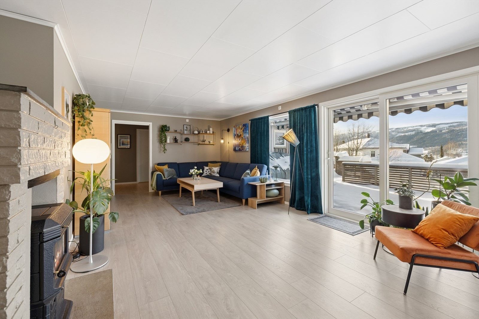 Alle oppholdsrommene er praktisk plassert på ett plan. Galleribilde