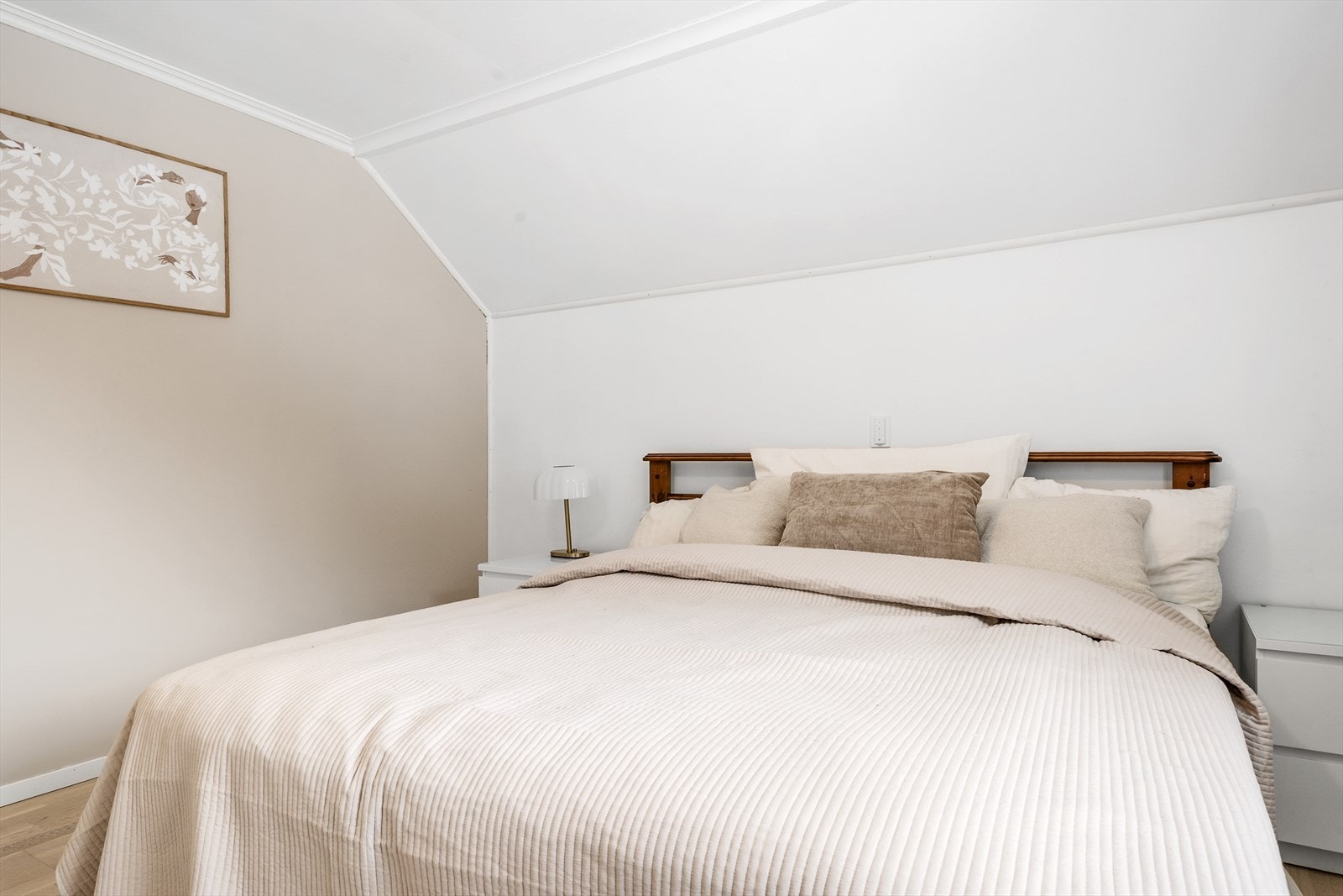 - Hovedsoverommet er av god størrelse på 13,8 m² - Galleribilde