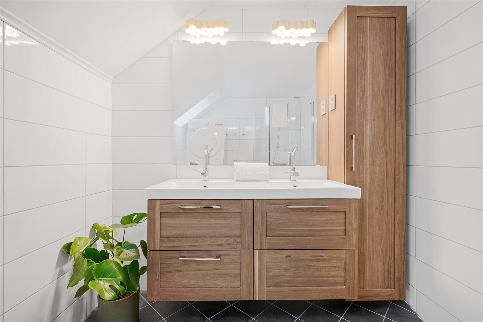 - Pent helfliset bad på 5,6 m² - Galleribilde