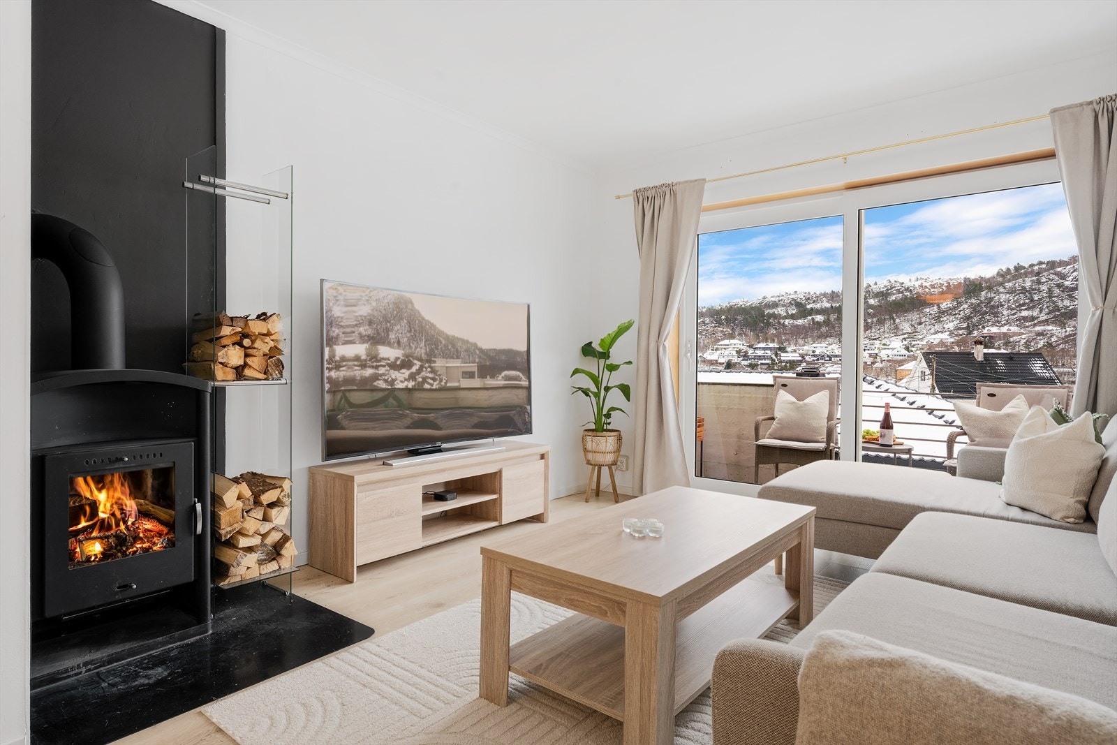 - Boligen har et internt bruksareal på 128 m² - Galleribilde