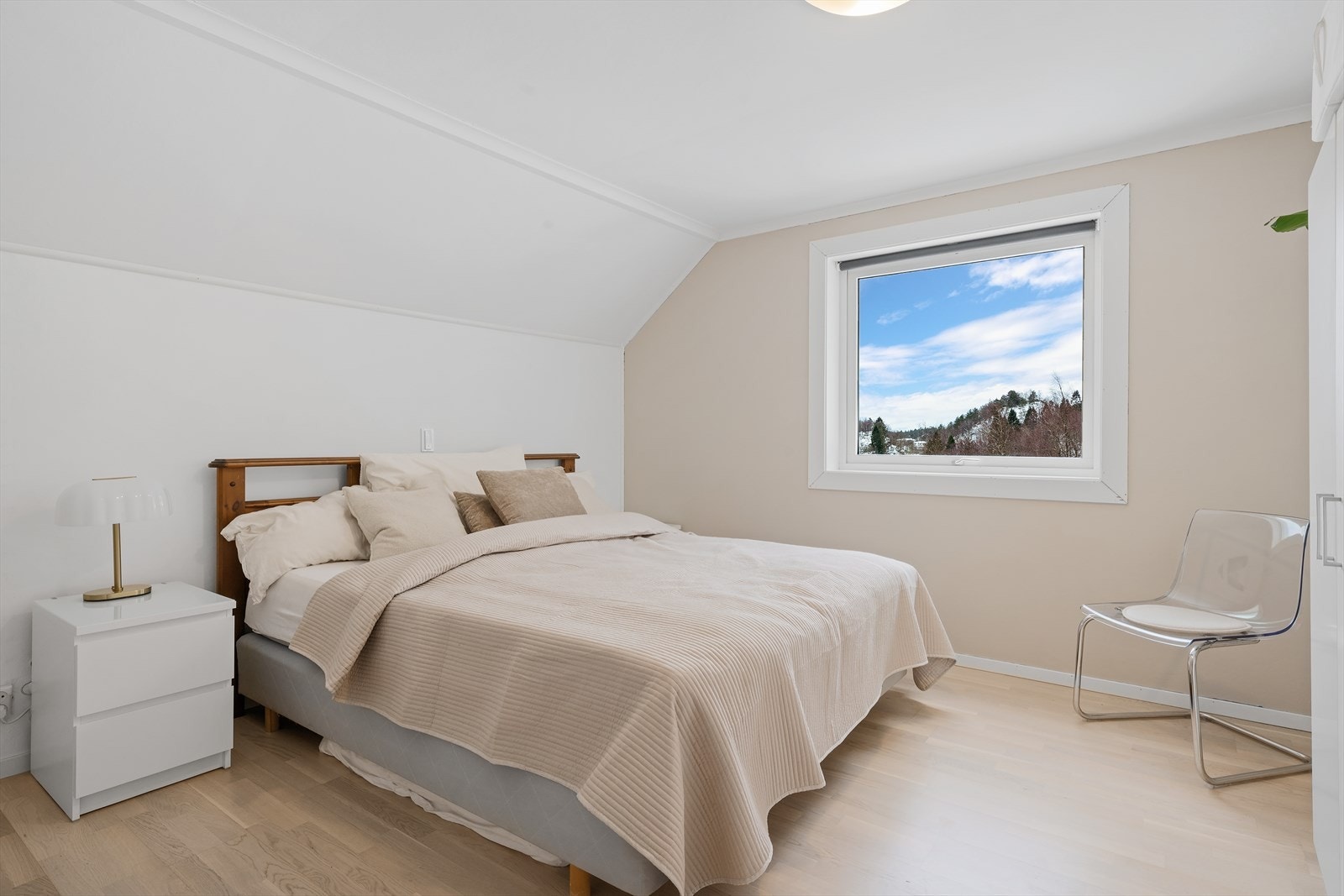 - Her har du god plass til å innrede med ønsket møblement - Galleribilde