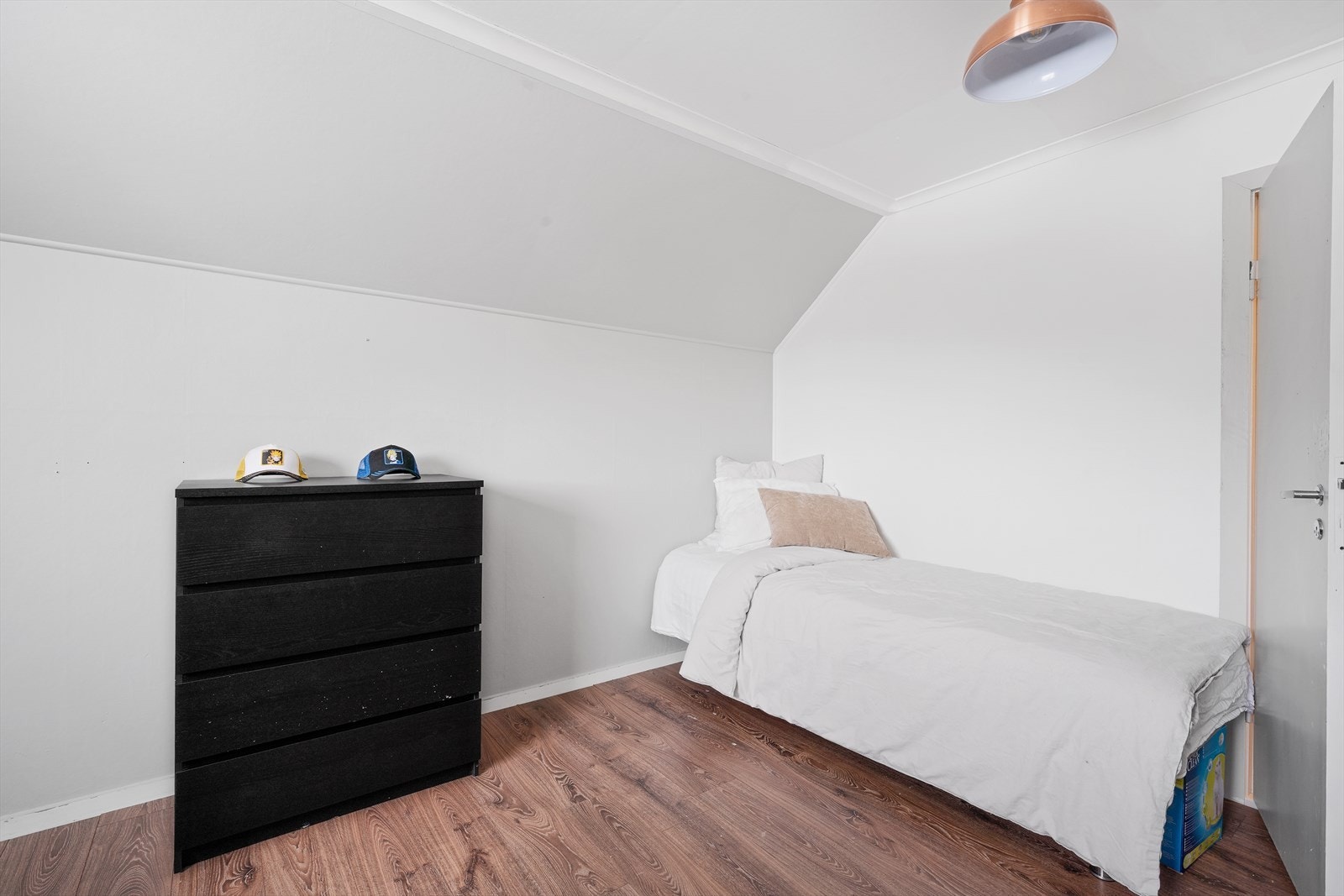 - Det andre soverommet har også en imponerende størrelse på 12,7 m² - Galleribilde