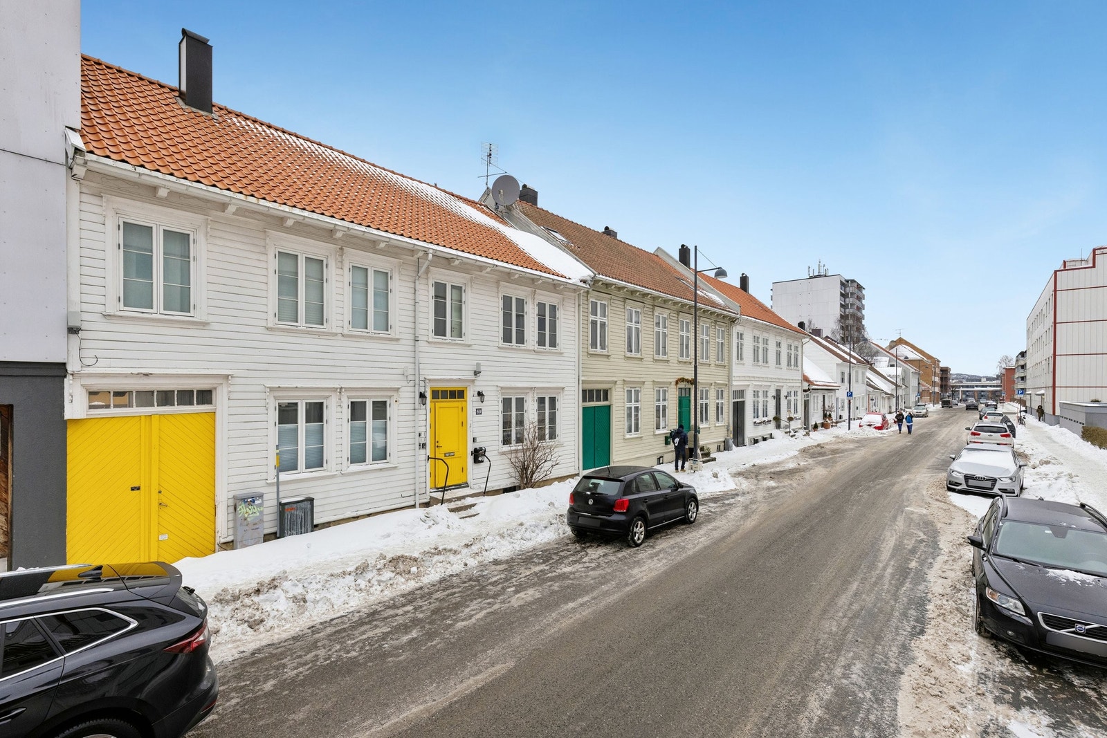 Rolig gate med mulighet for soneparkering. Galleribilde