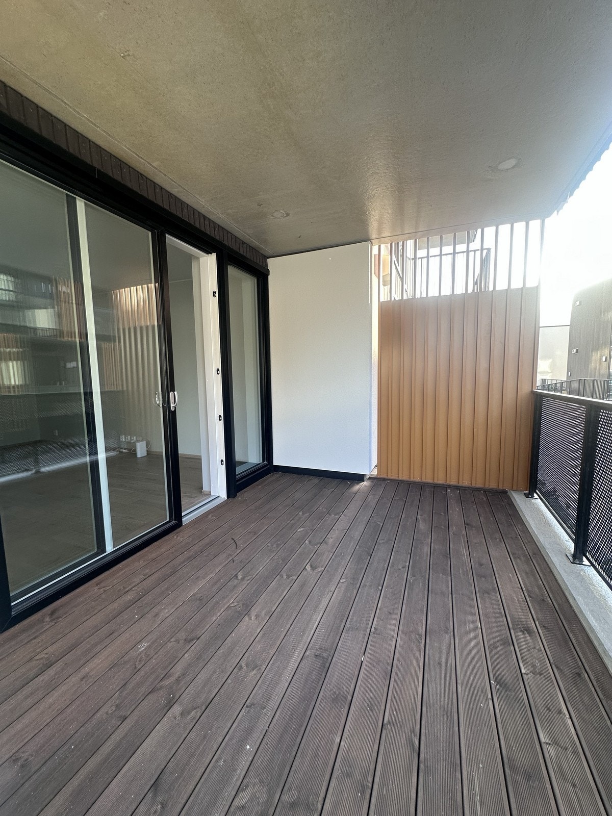 Balkong med plass til utemøbler - Felles takterrasse Galleribilde