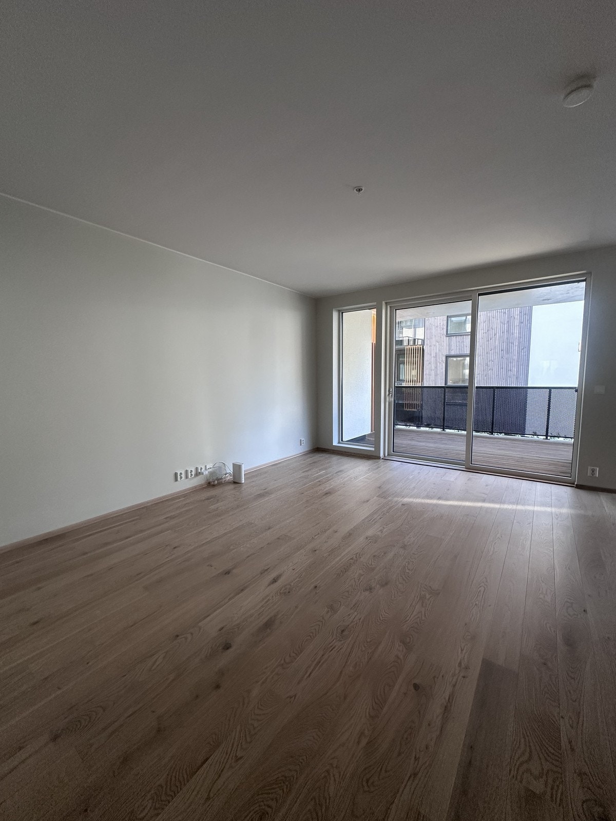 Stuen er romslig og malt i lys, lun farge Galleribilde