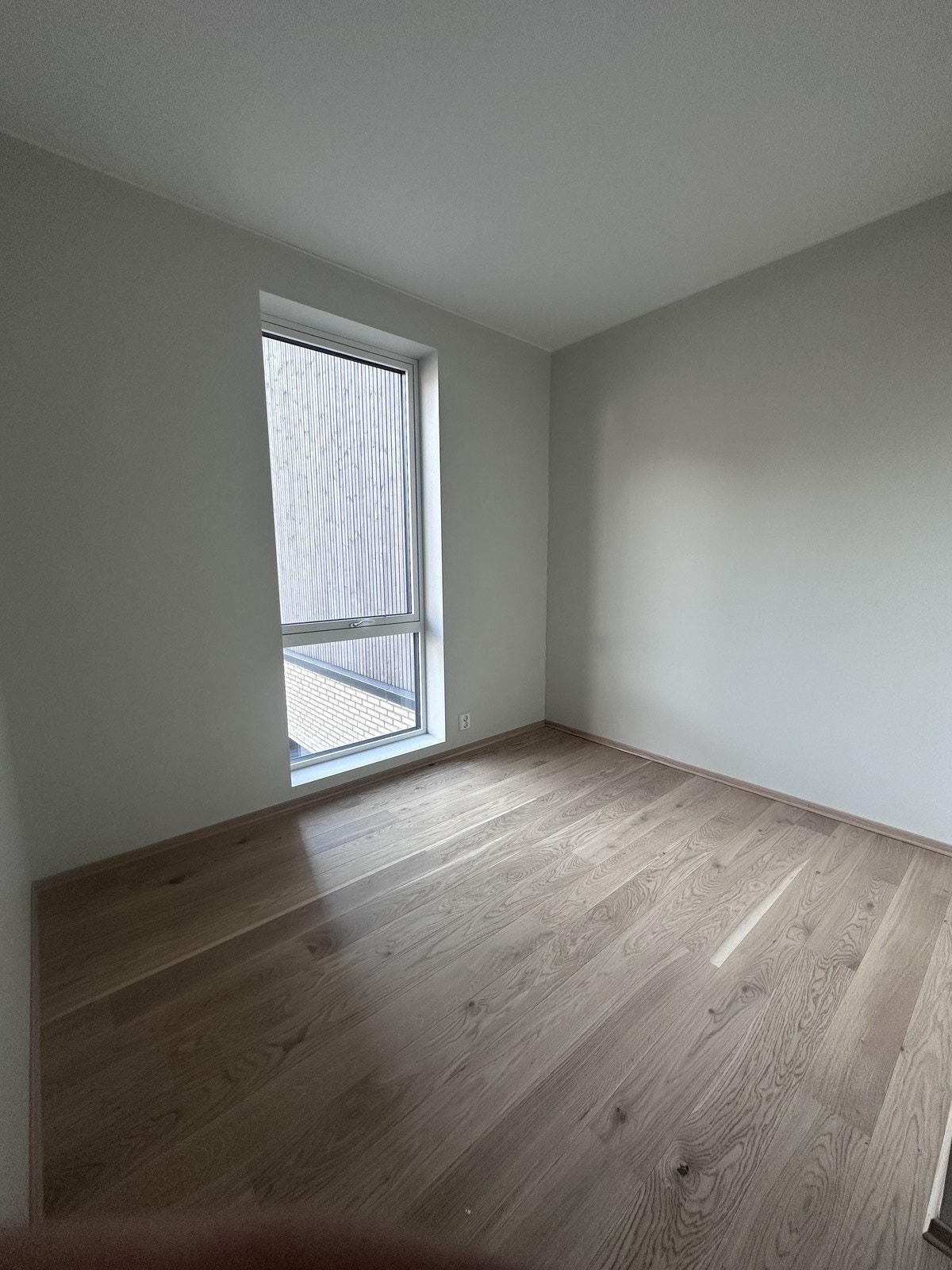 Alle rommene har plass til seng og er garderobeskap Galleribilde