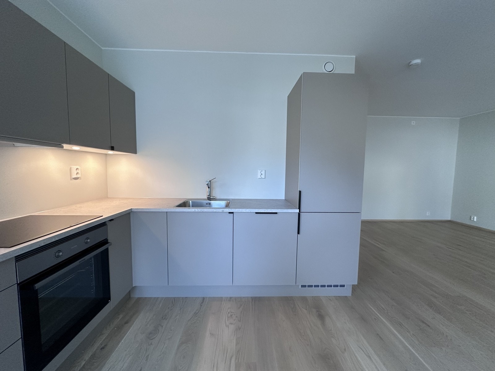 Kjøkken - Hvitevarer er integrert og følger med i leien Galleribilde