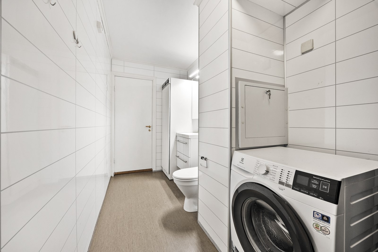 Badet ventileres via felles mekanisk avtrekksventilasjon for et godt inneklima. Galleribilde