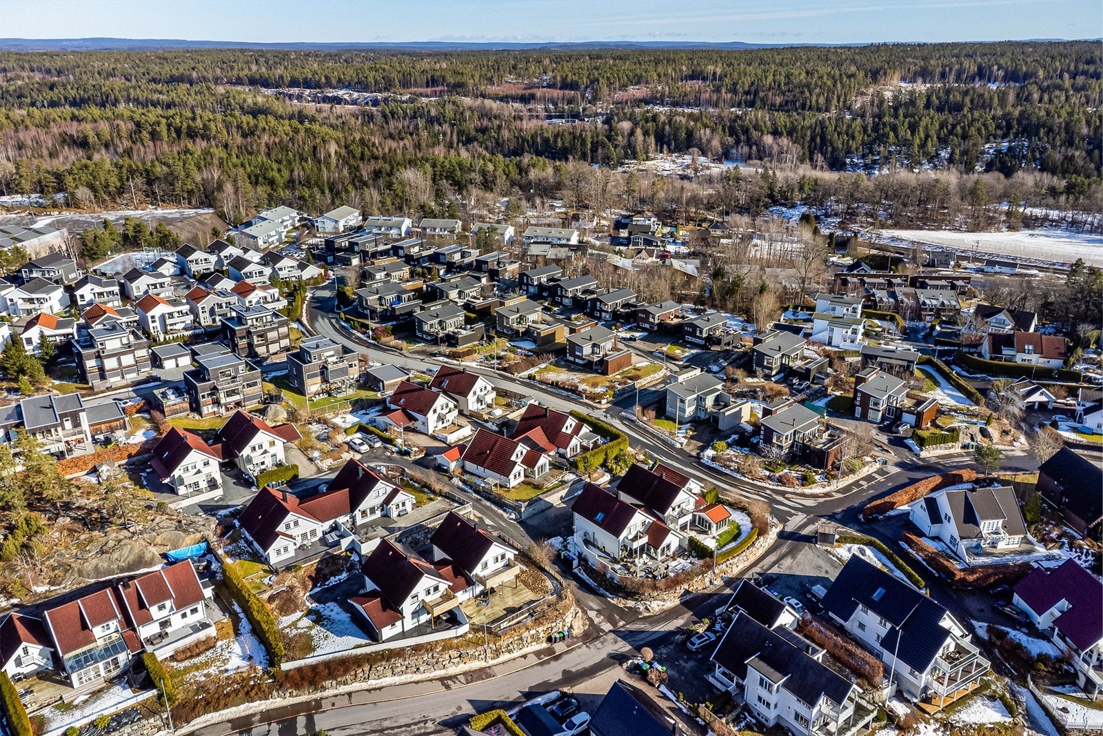 Buss mellom Vestby og Moss stopper like nedenfor boligen og tar deg til Kambo stasjon på kun 4 minutter. Galleribilde