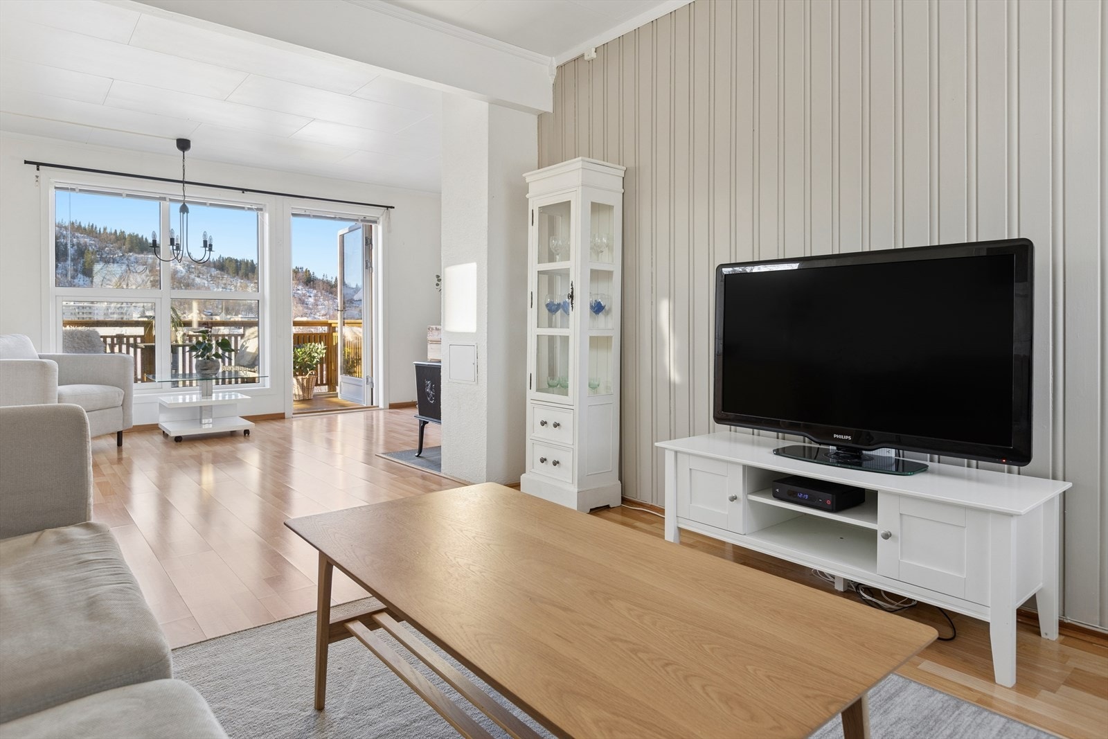 Gode vindusflater sørger for at rommet får godt med naturlig lys. Galleribilde