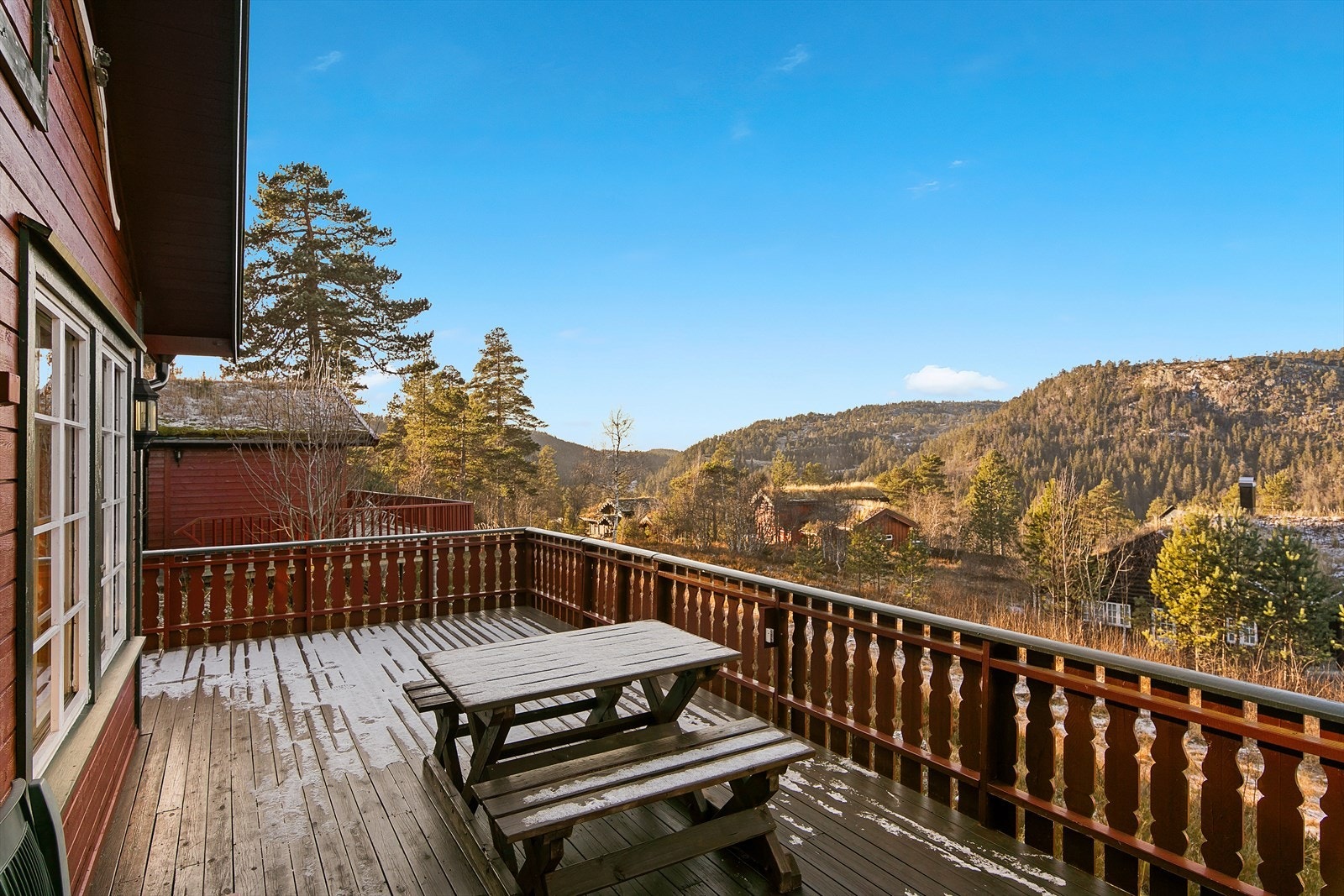 Blekaveien 20E ligger midt i kjerneområdet på Gautefall Galleribilde