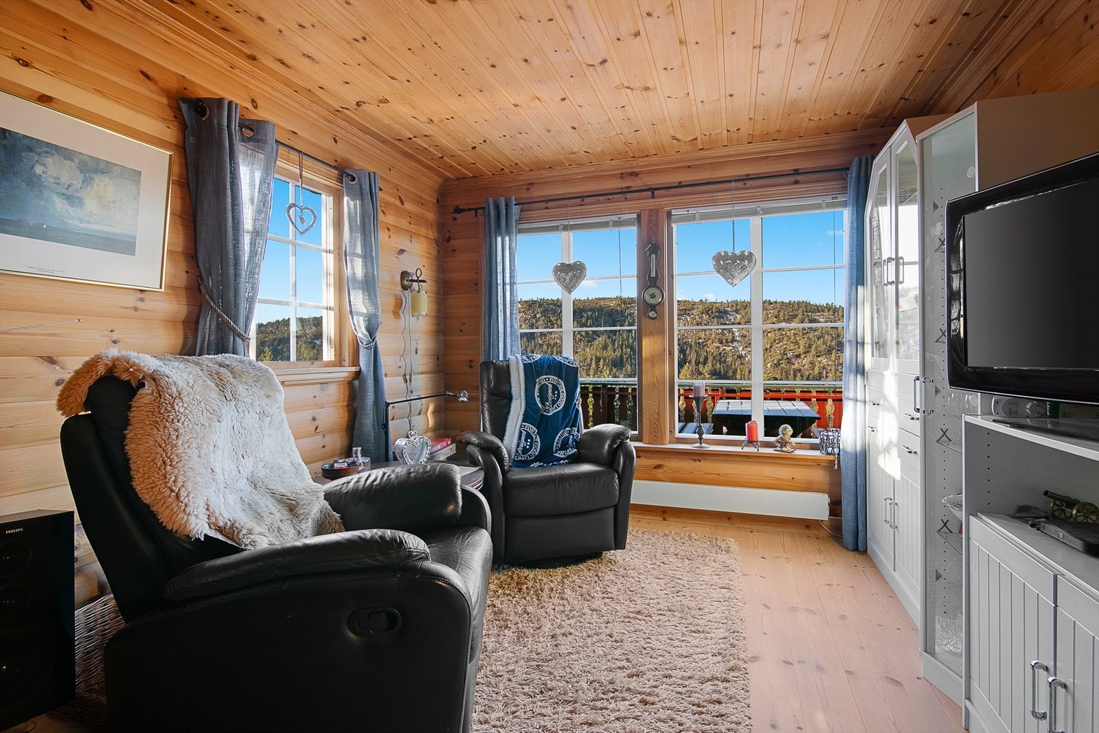 Fra stua er det pen utsikt mot vest Galleribilde